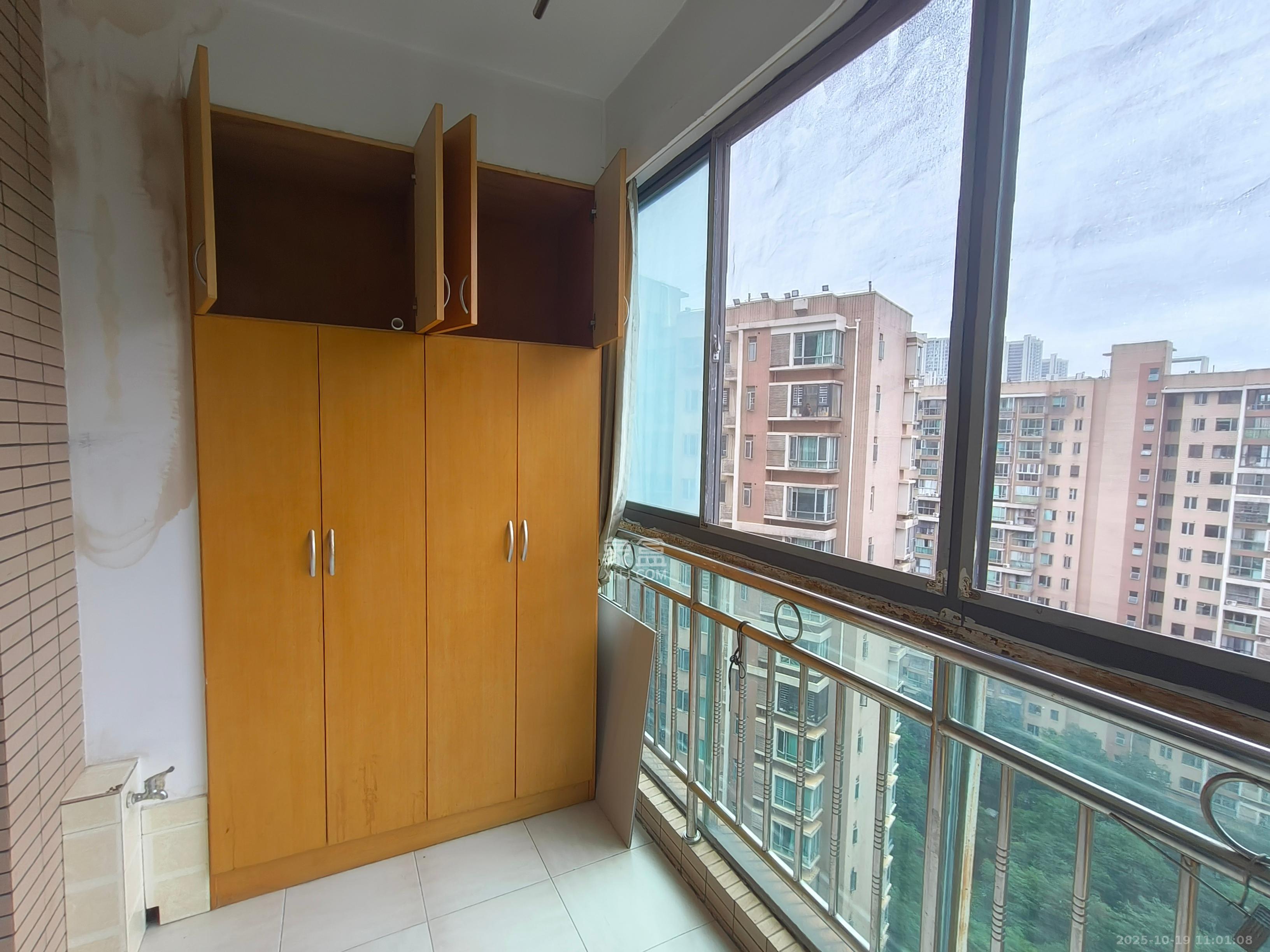 新城新世界一二三期  2室2厅1卫    2200.0元/月室内图