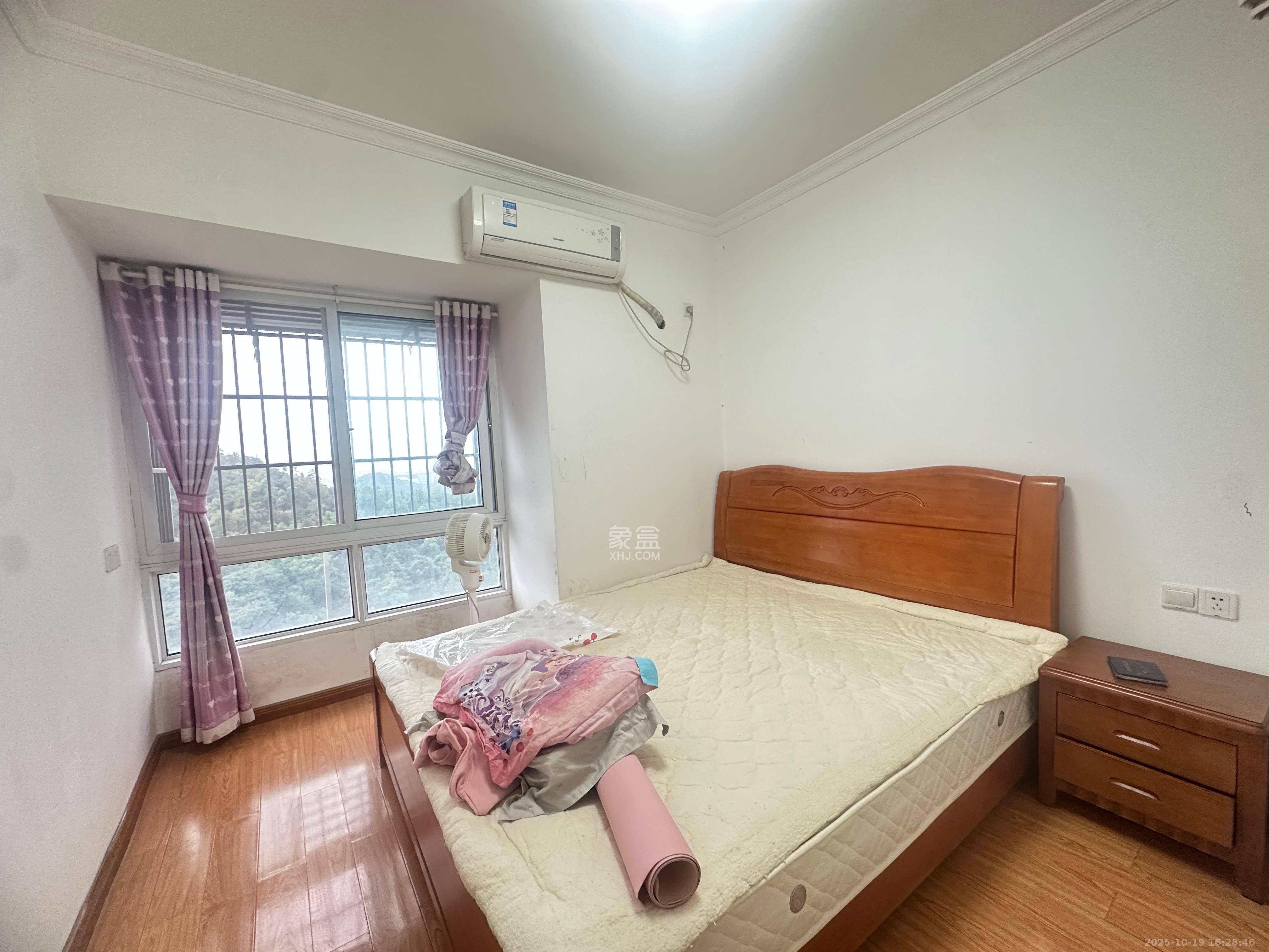 天麓尚层  2室2厅1卫    2000.0元/月 天麓尚层  2室2厅1卫    2000.0元/月室内图