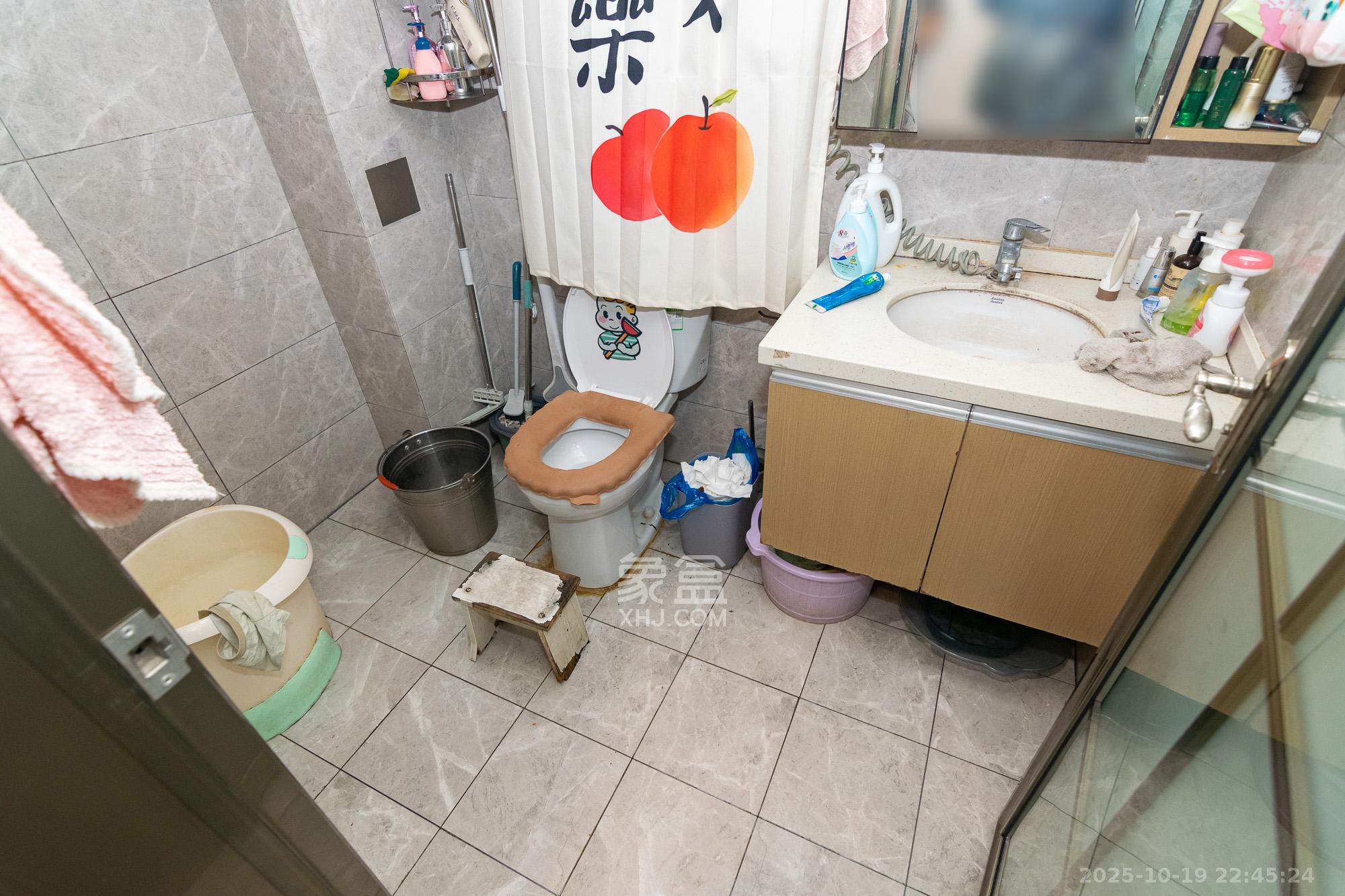 新华联梦想城  3室2厅1卫    90.0万卫生间