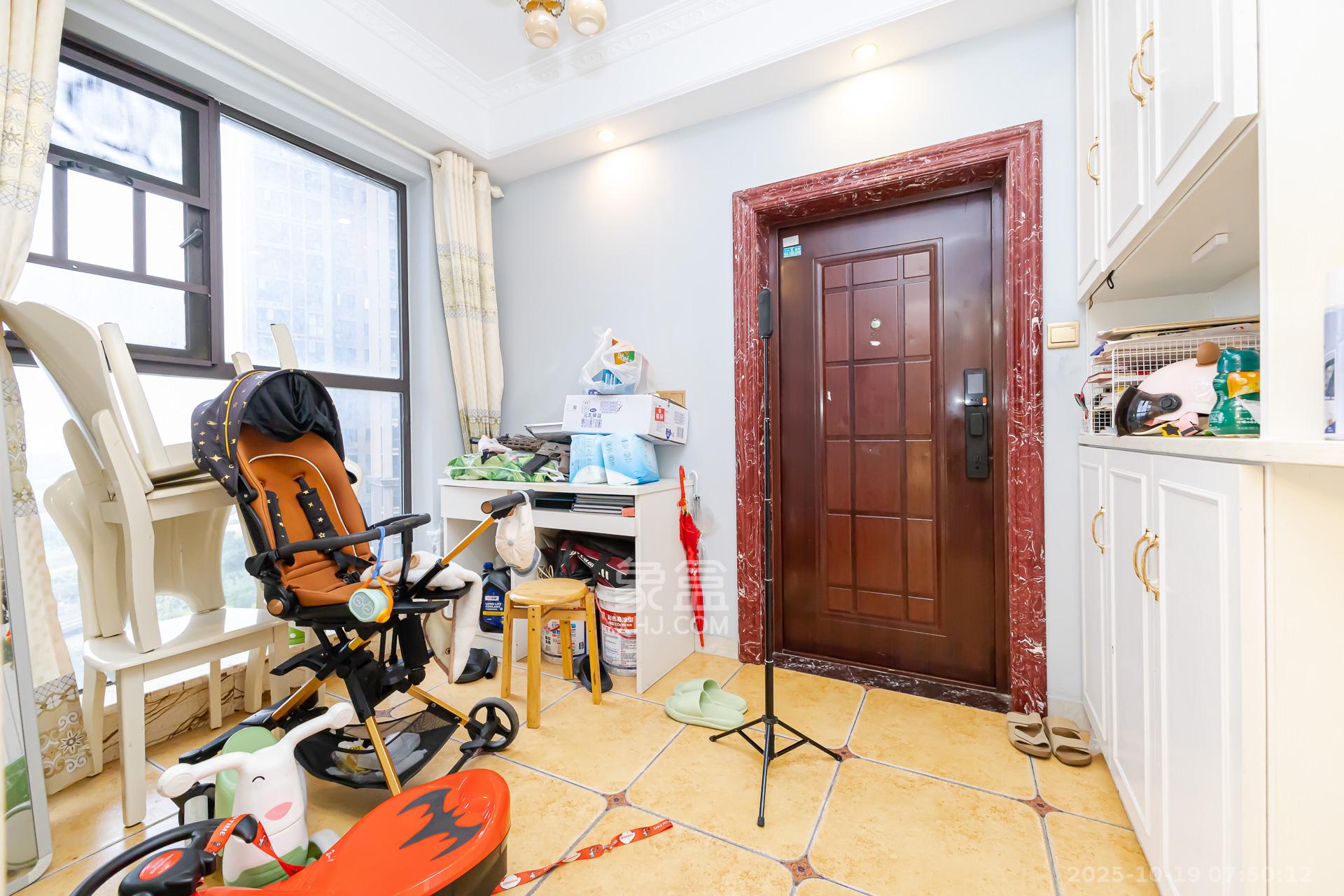 长燃新奥佳园  4室2厅2卫    88.8万 长燃新奥佳园  4室2厅2卫    88.8万阳台