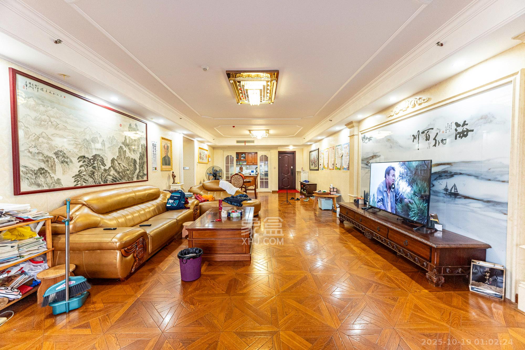 碧桂园威尼斯城  4室2厅2卫    135.0万 碧桂园威尼斯城  4室2厅2卫    135.0万客厅