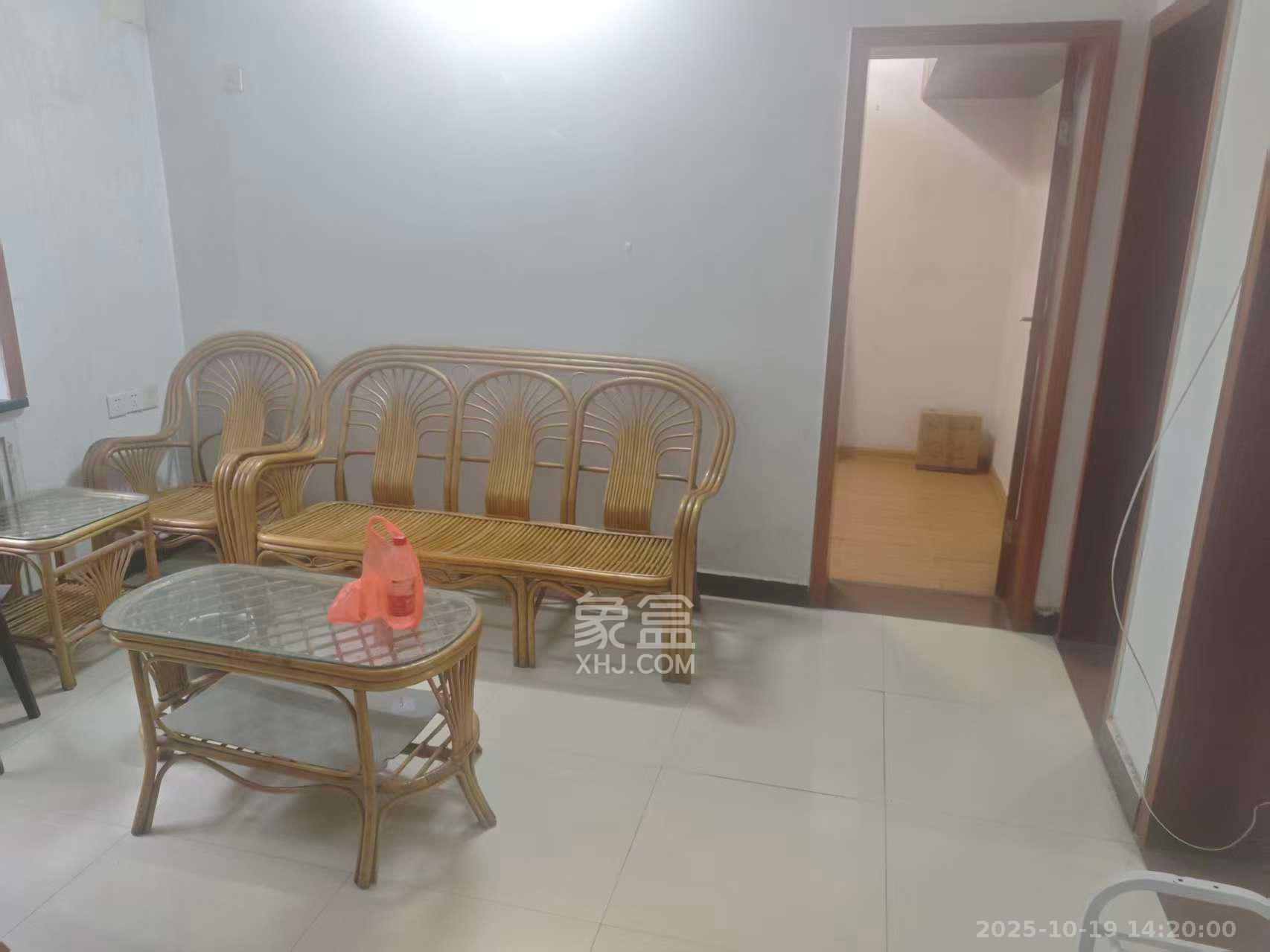 水泵厂宿舍  3室1厅1卫    1600.0元/月 水泵厂宿舍  3室1厅1卫    1600.0元/月