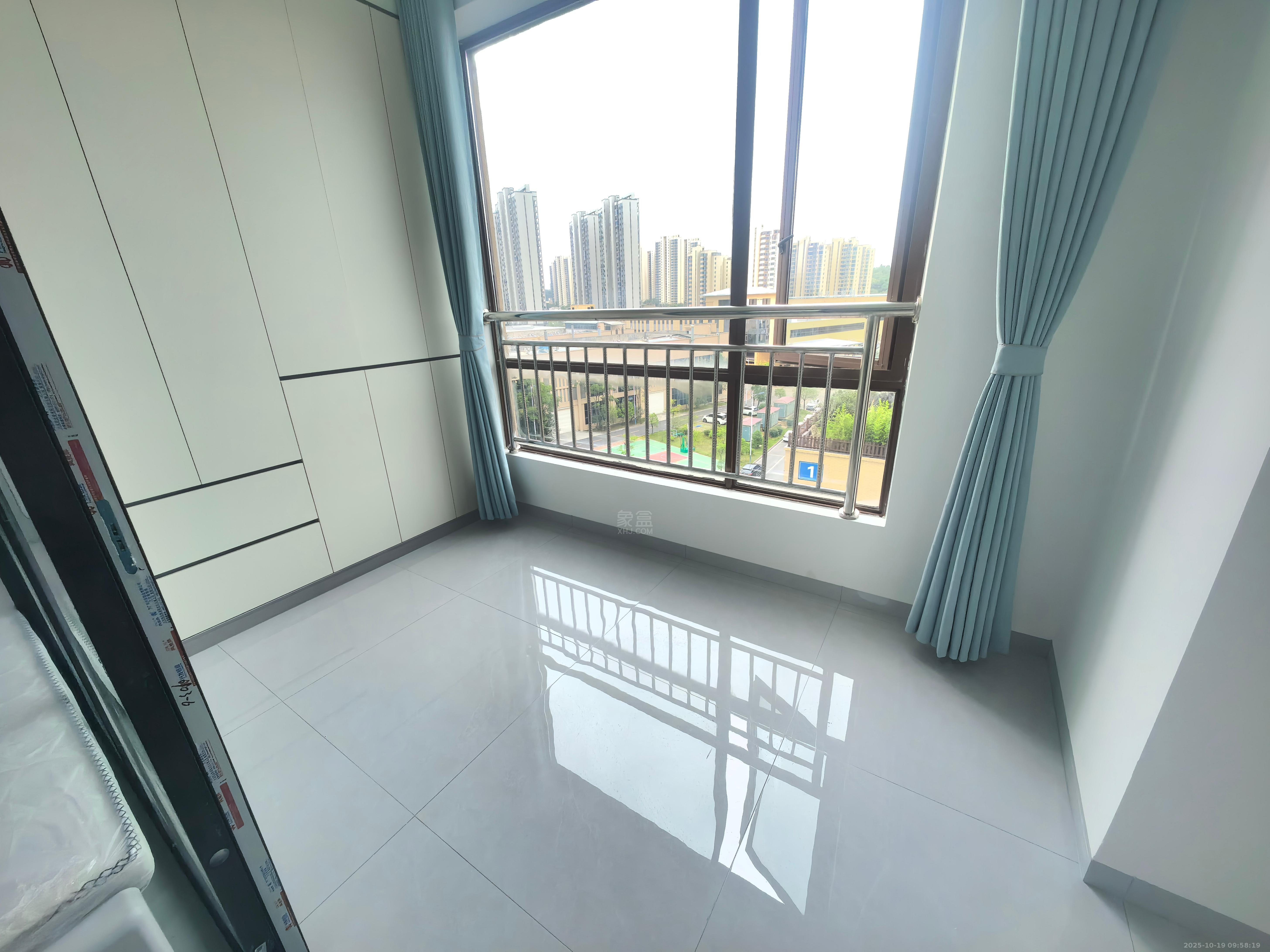 轨道交通城产业园 1室1厅1卫 900.0元/月 轨道交通城产业园 1室1厅1卫 900.0元/月室内图