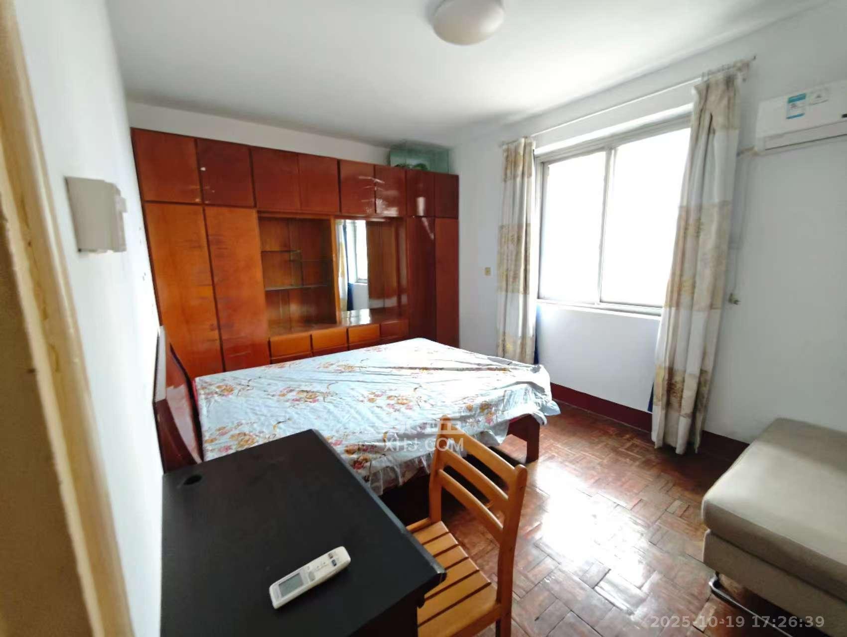 便河边散盘  3室1厅1卫    2300.0元/月室内图1