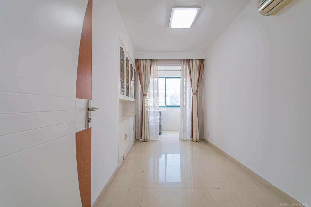 盛世康城 4室3厅3卫 1700.0元/月 盛世康城 4室3厅3卫 1700.0元/月室内图