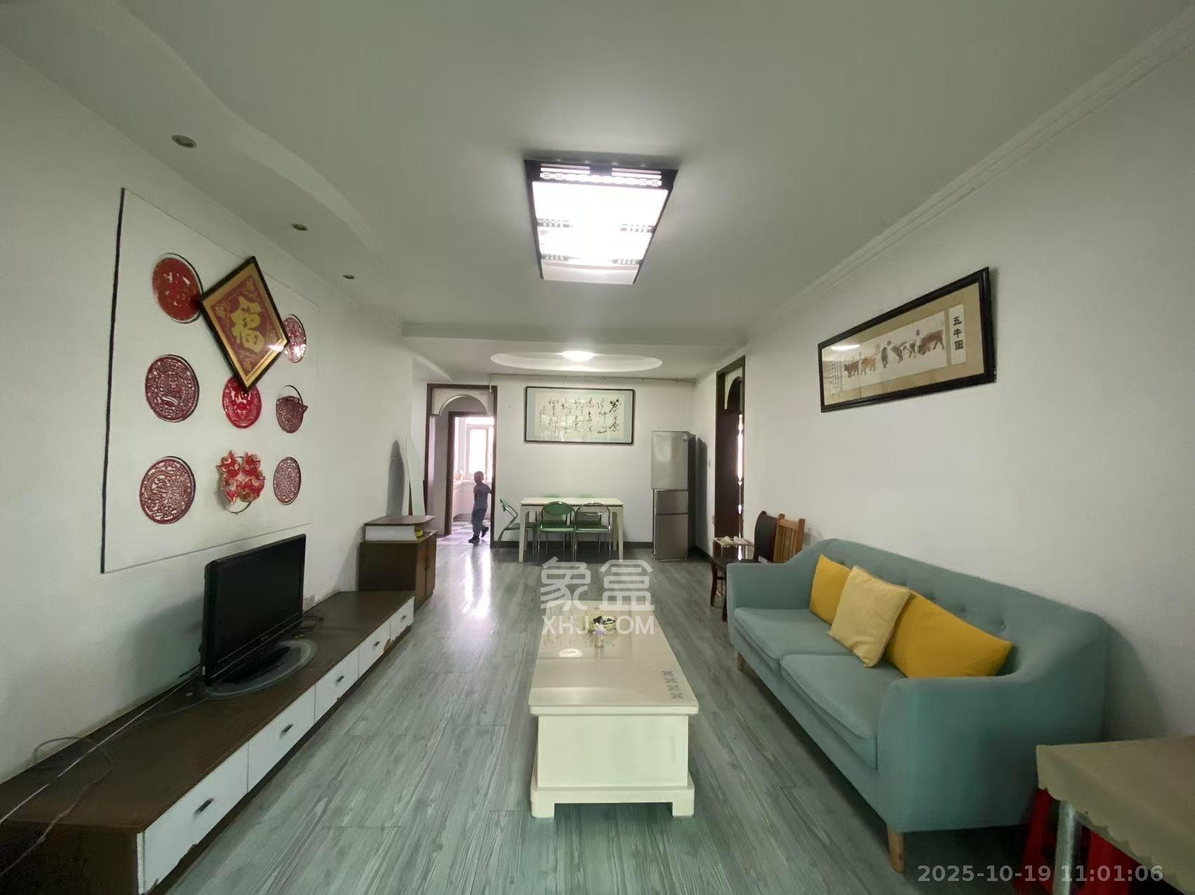 湘樟园小区(湘樟家园)  3室2厅1卫    1700.0元/月 湘樟园小区(湘樟家园)  3室2厅1卫    1700.0元/月室内图