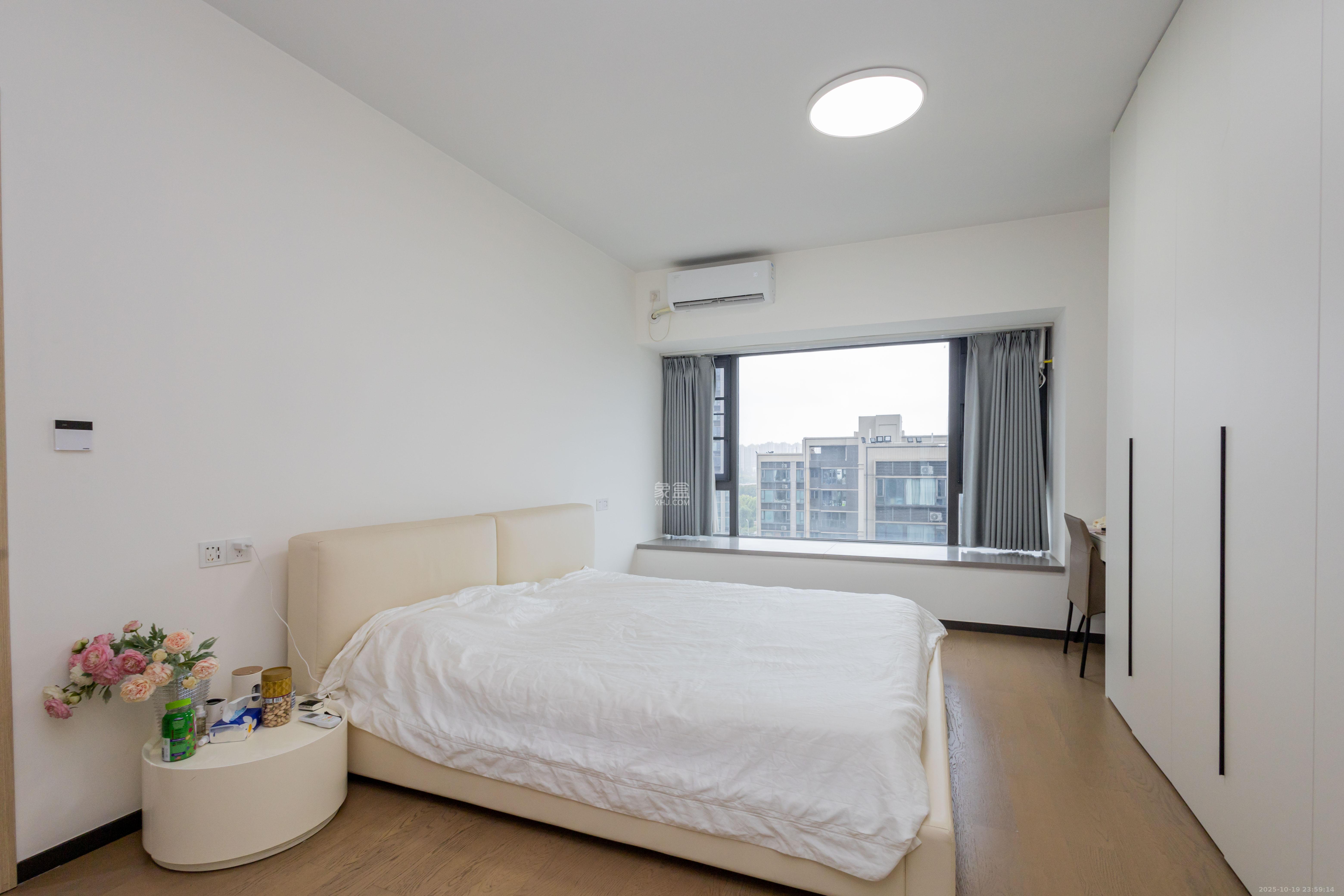 时代印记(长沙时代印记花园)  4室2厅3卫    230.0万 时代印记(长沙时代印记花园)  4室2厅3卫    230.0万卧室