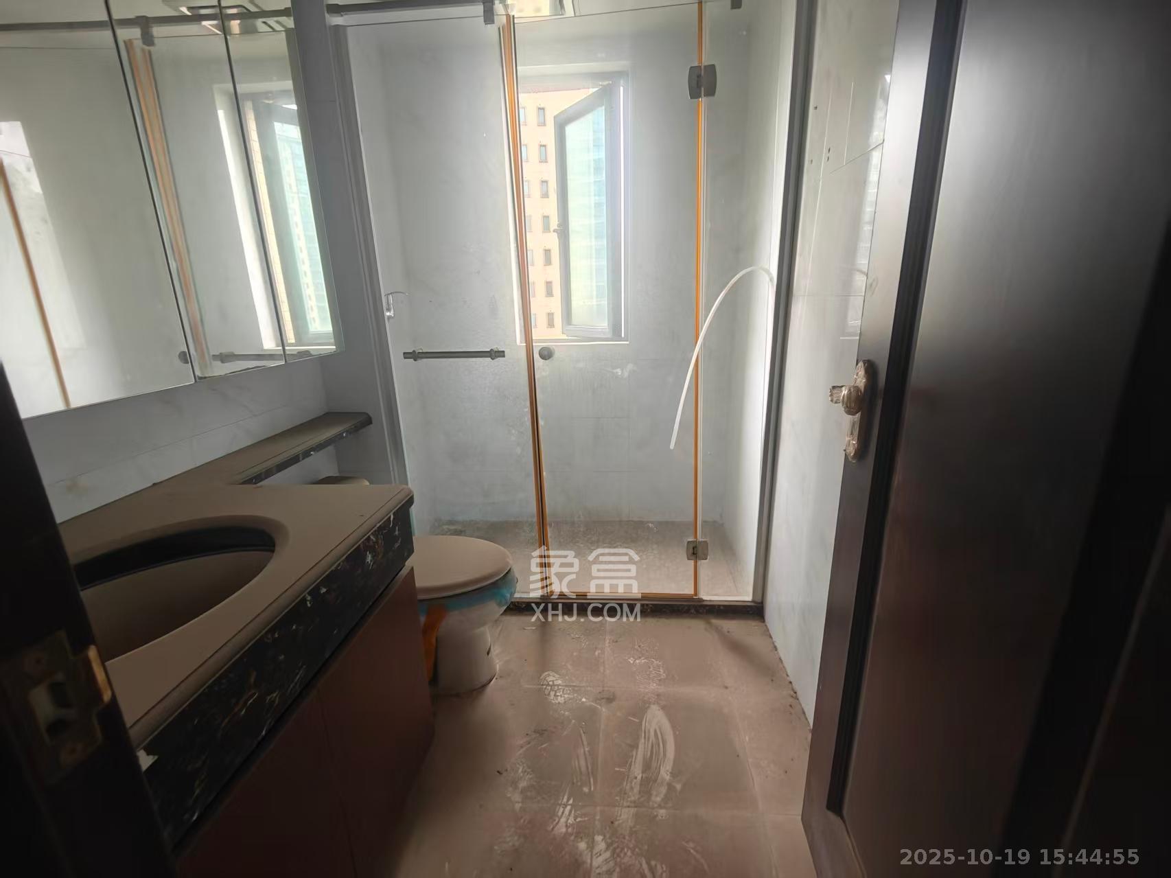 恒大雅苑  4室2厅2卫    2600.0元/月室内图