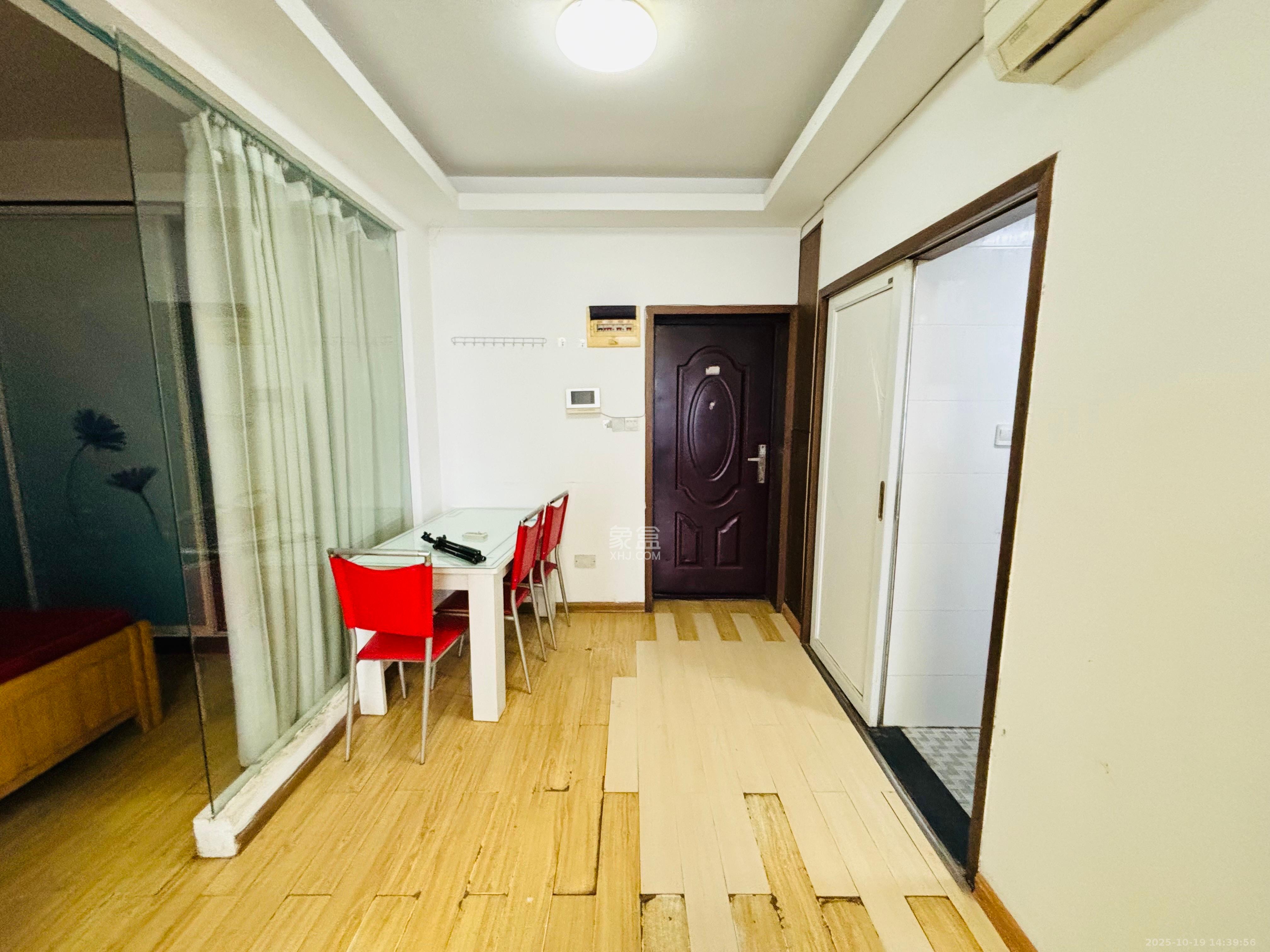 景泰雅苑(景江融城)  1室0厅0卫    1500.0元/月 景泰雅苑(景江融城)  1室0厅0卫    1500.0元/月室内图