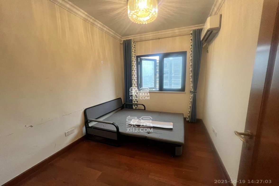 恒大国际广场  3室2厅1卫    2500.0元/月 恒大国际广场  3室2厅1卫    2500.0元/月室内图