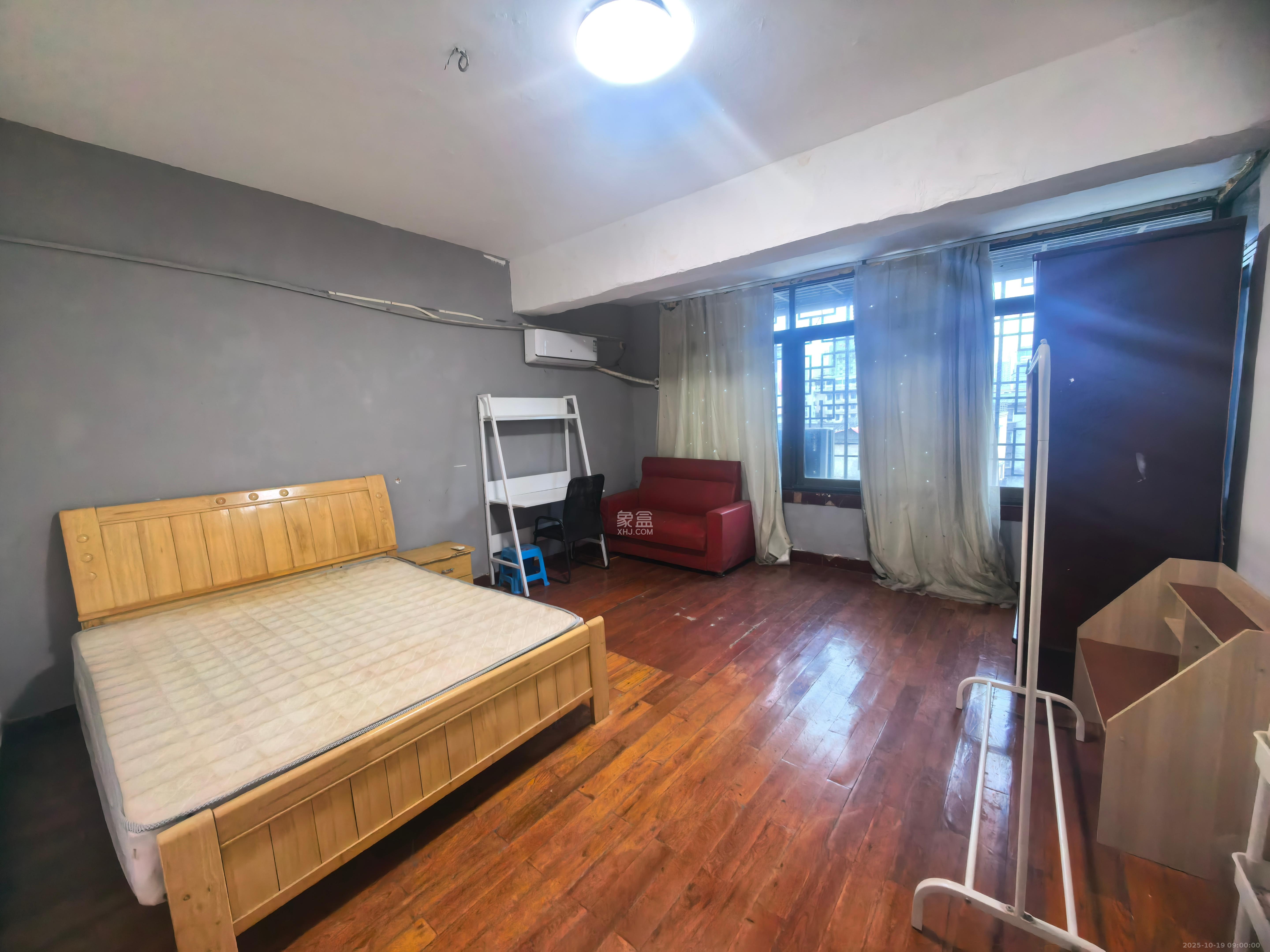 潮宗街小区  1室0厅0卫    2600.0元/月室内图