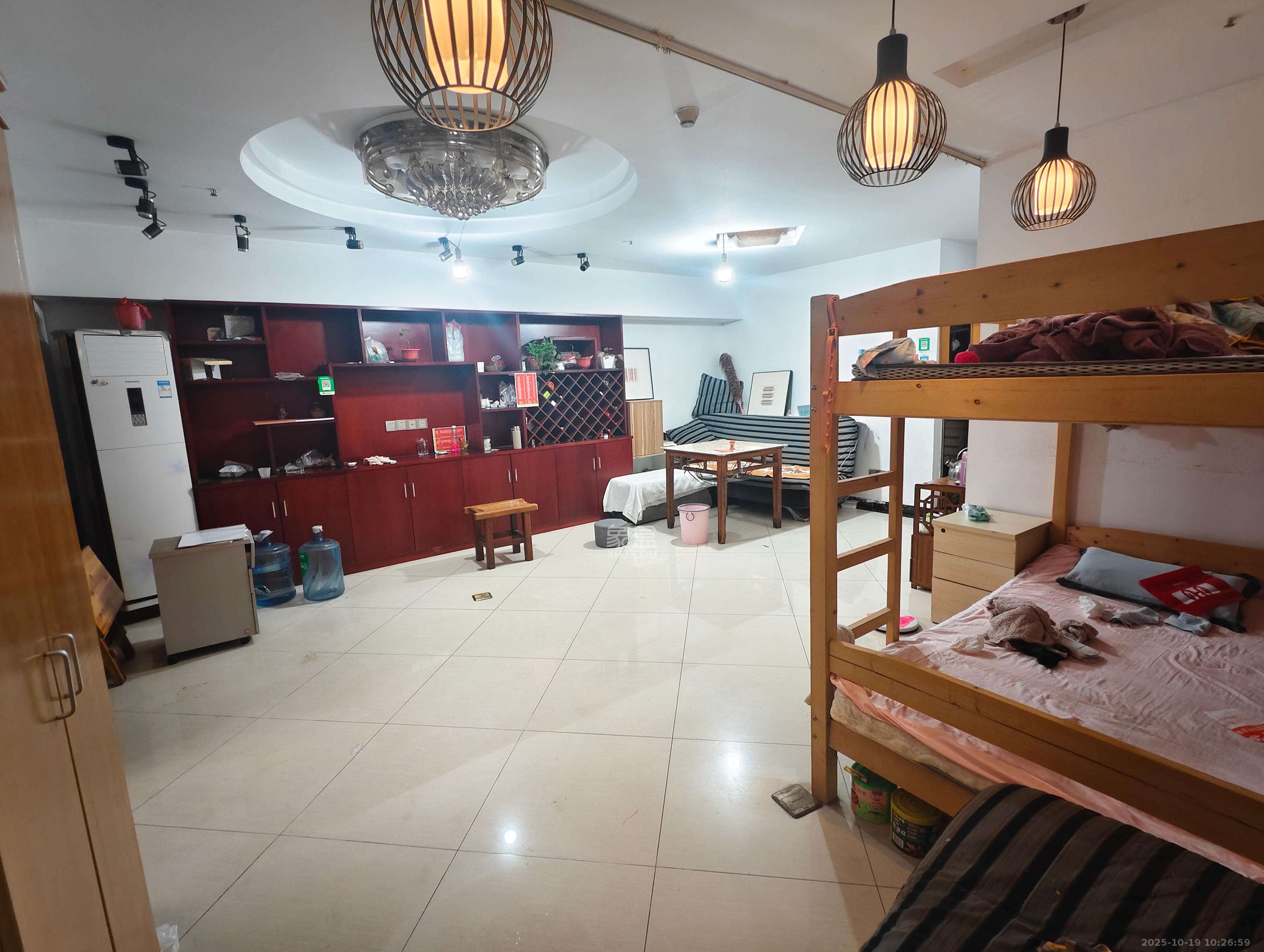 东方芙蓉 1室0厅0卫 1400.0元/月 东方芙蓉 1室0厅0卫 1400.0元/月室内图