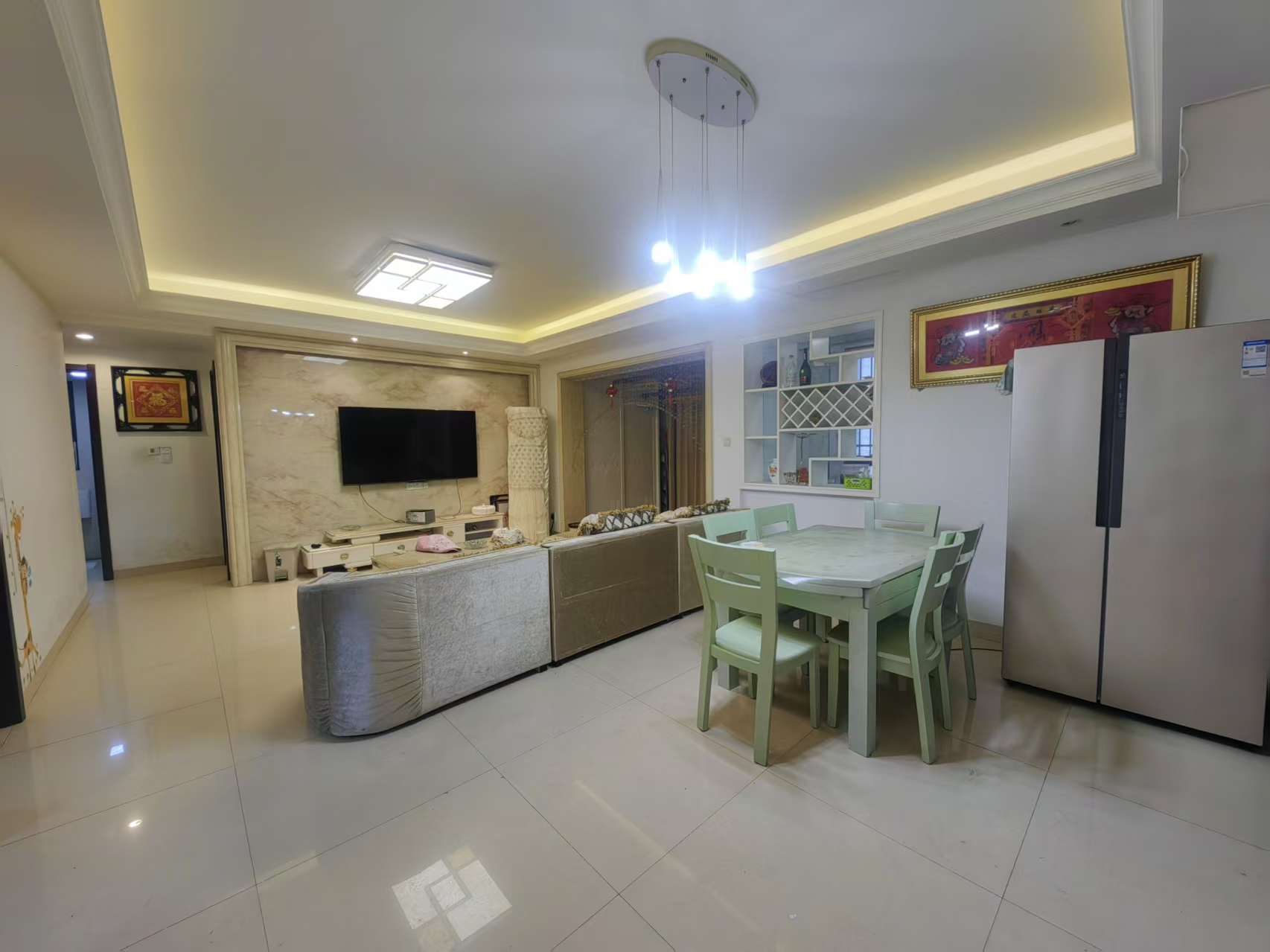 碧桂园 4室2厅2卫 2000.0元/月 碧桂园 4室2厅2卫 2000.0元/月室内图