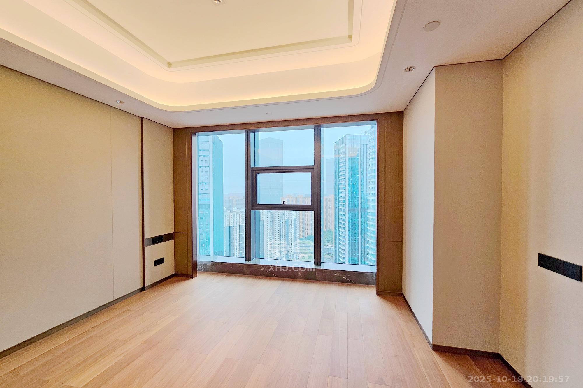 运达中央广场三期  4室2厅3卫    517.0万 运达中央广场三期  4室2厅3卫    517.0万卧室