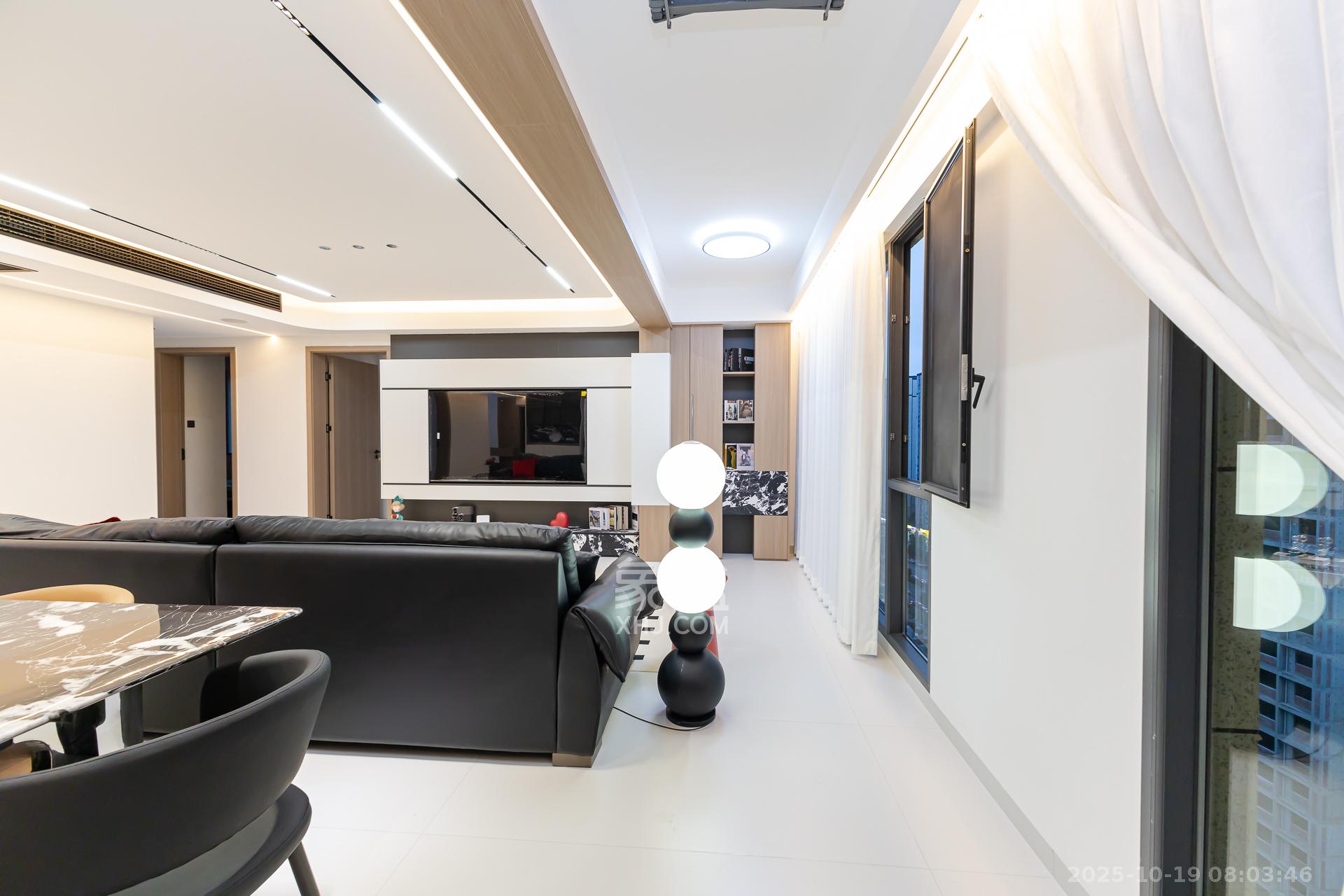 明发阅江悦府  4室2厅2卫    136.0万阳台