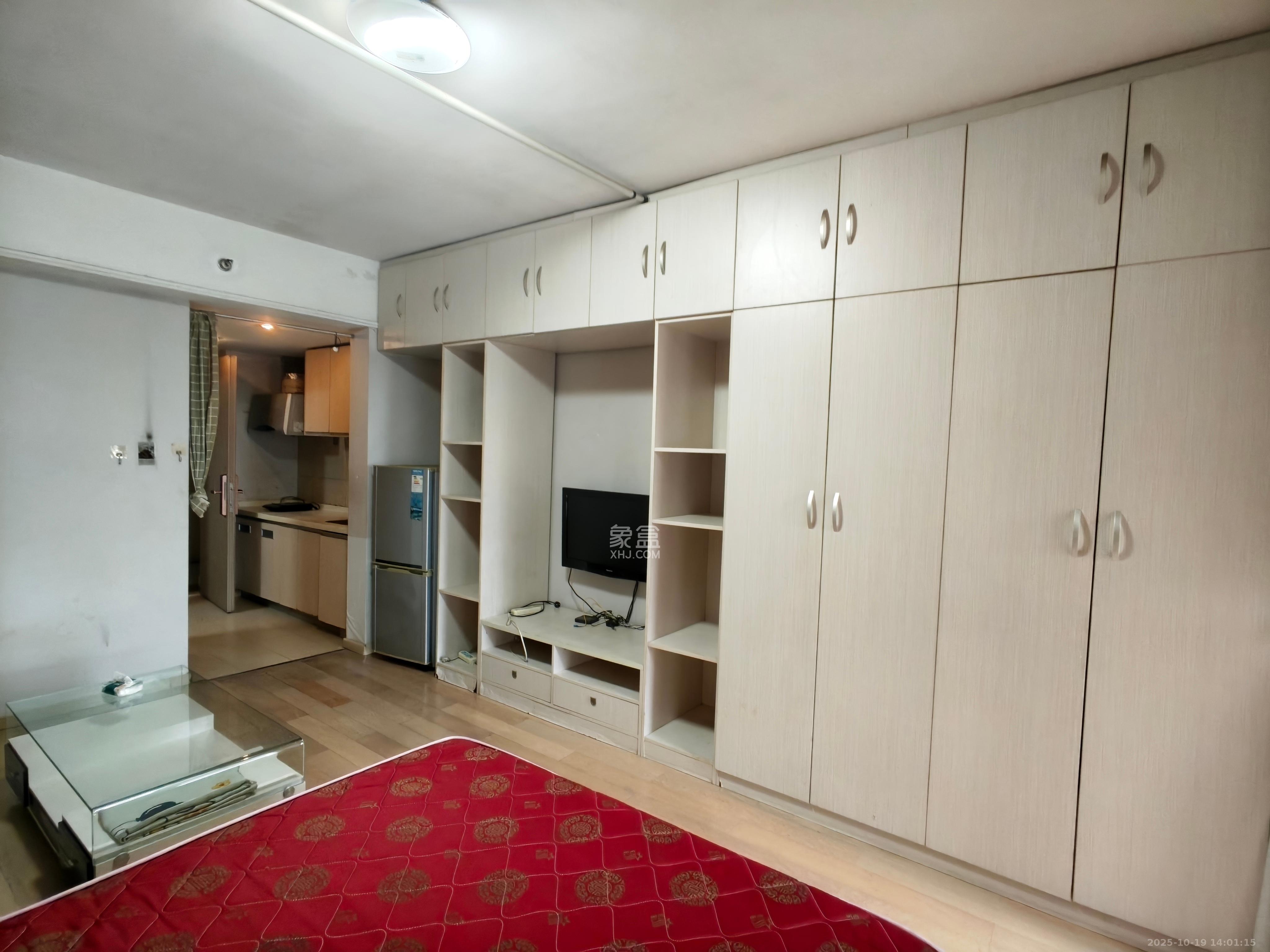 万科金色家园 1室1厅1卫 1300.0元/月 万科金色家园 1室1厅1卫 1300.0元/月室内图