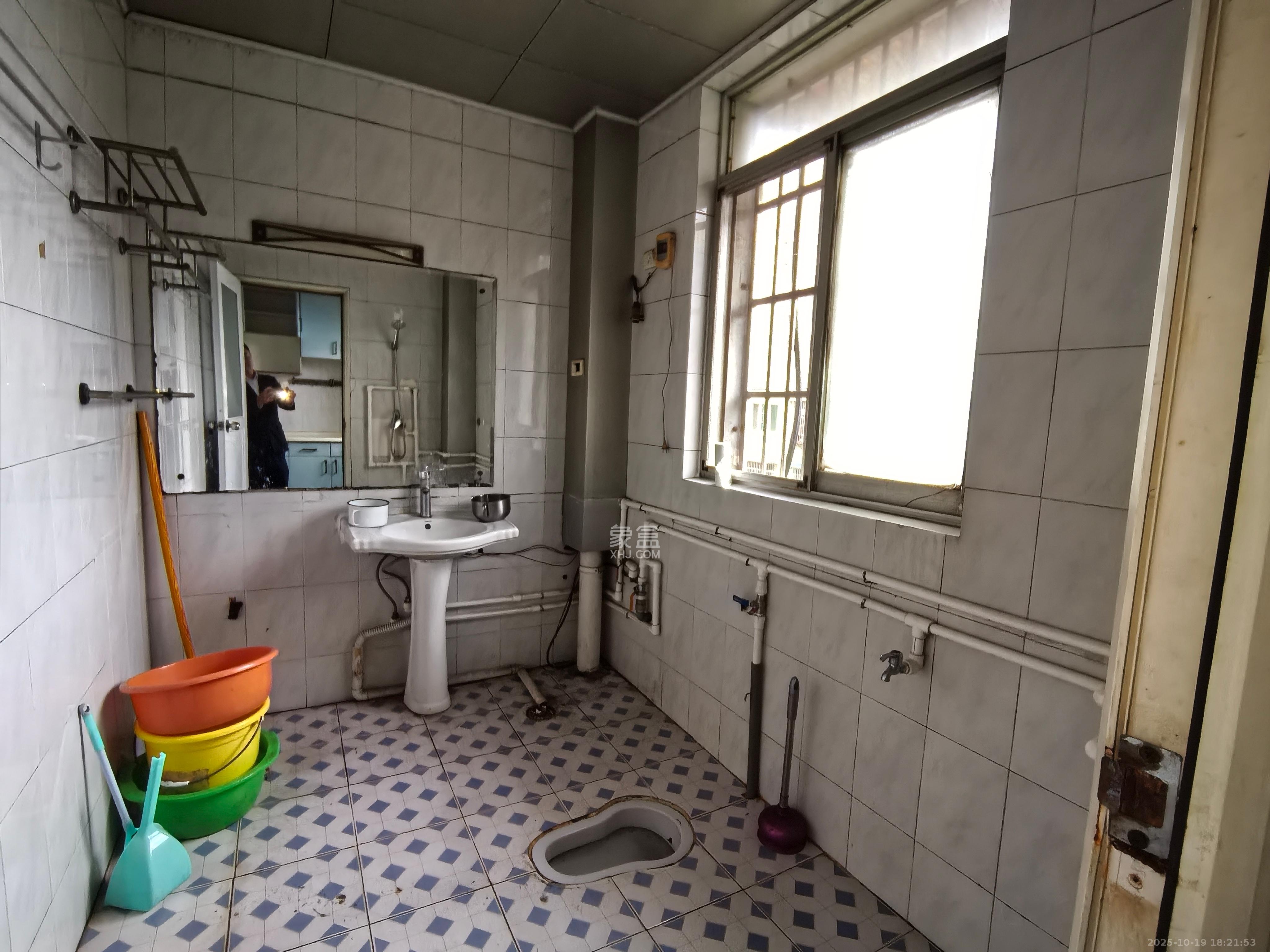 长重机械厂宿舍  2室1厅1卫    1400.0元/月 长重机械厂宿舍  2室1厅1卫    1400.0元/月室内图