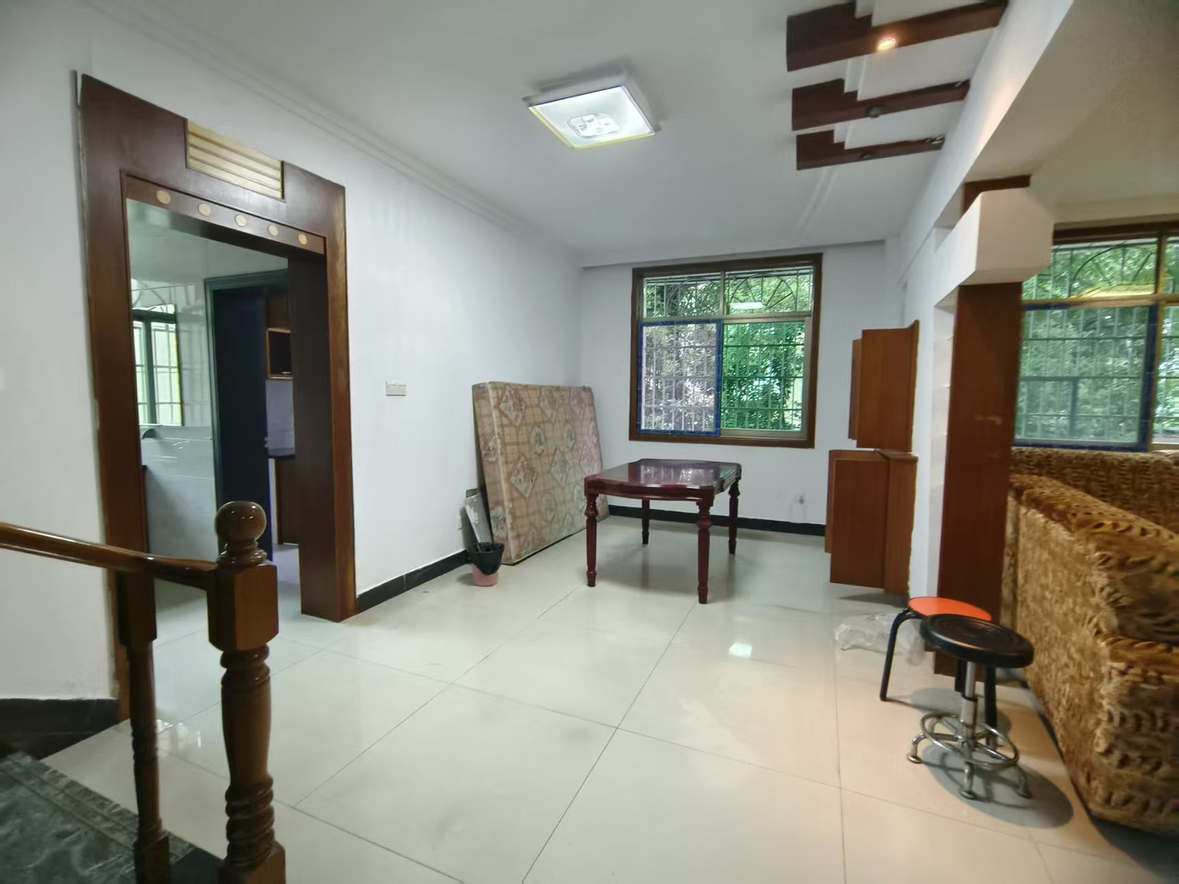 金山花园  4室2厅2卫    1500.0元/月室内图