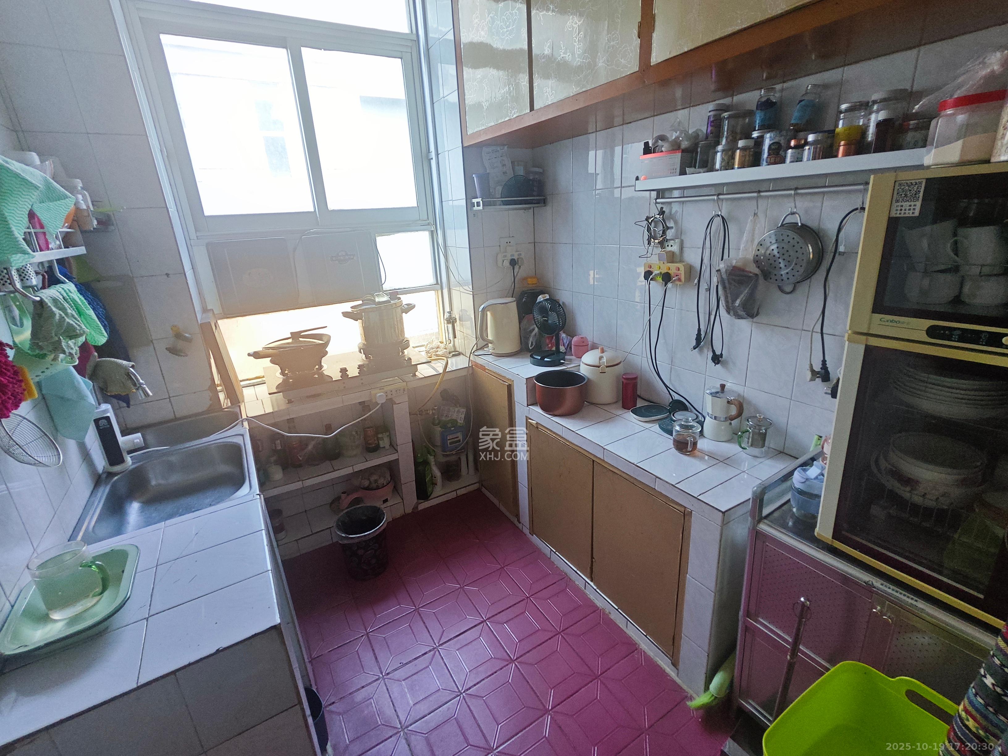 牛串岭小区  2室1厅1卫    1500.0元/月 牛串岭小区  2室1厅1卫    1500.0元/月室内图