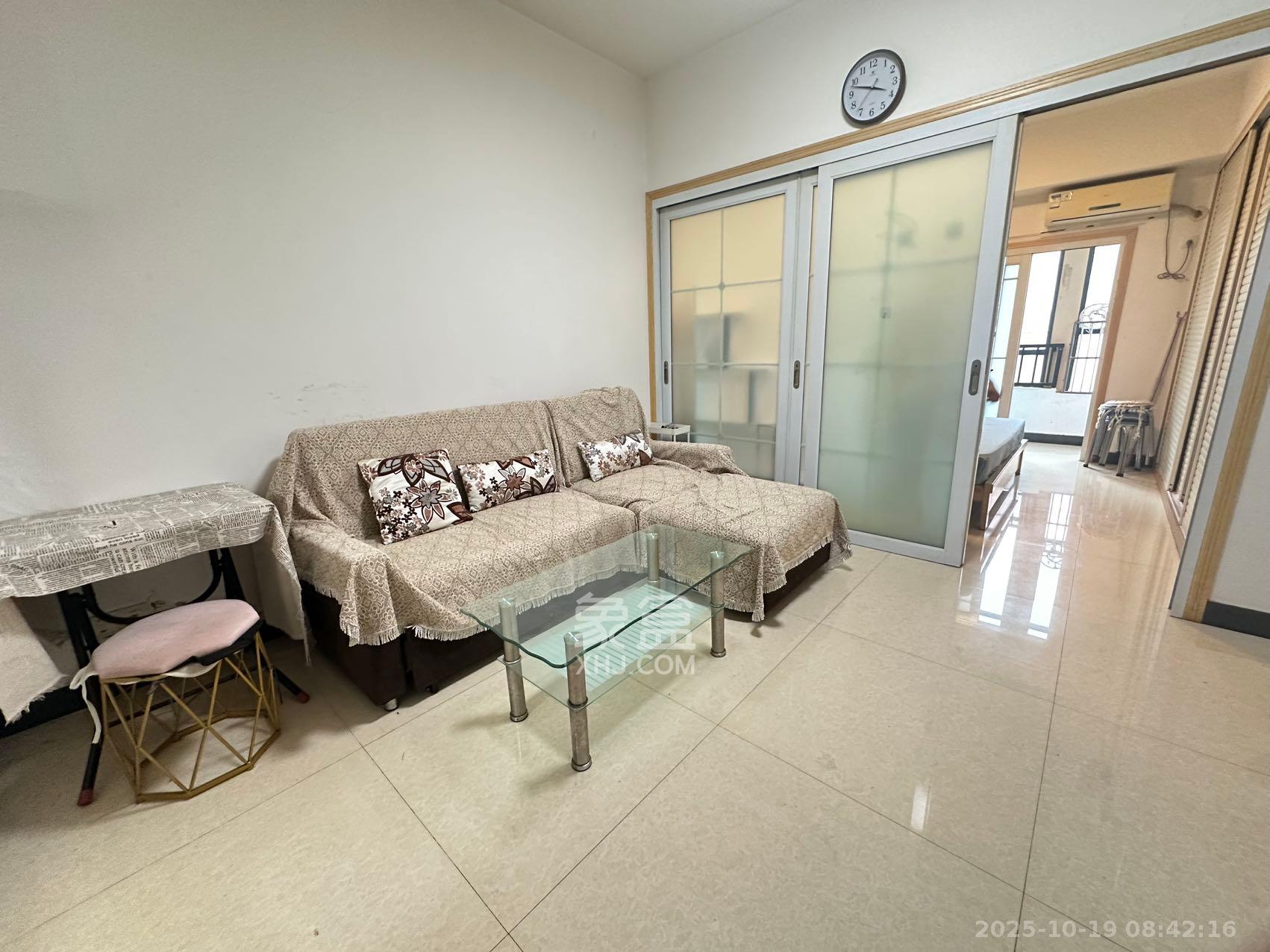 融圣国际  1室1厅1卫    2000.0元/月 融圣国际  1室1厅1卫    2000.0元/月