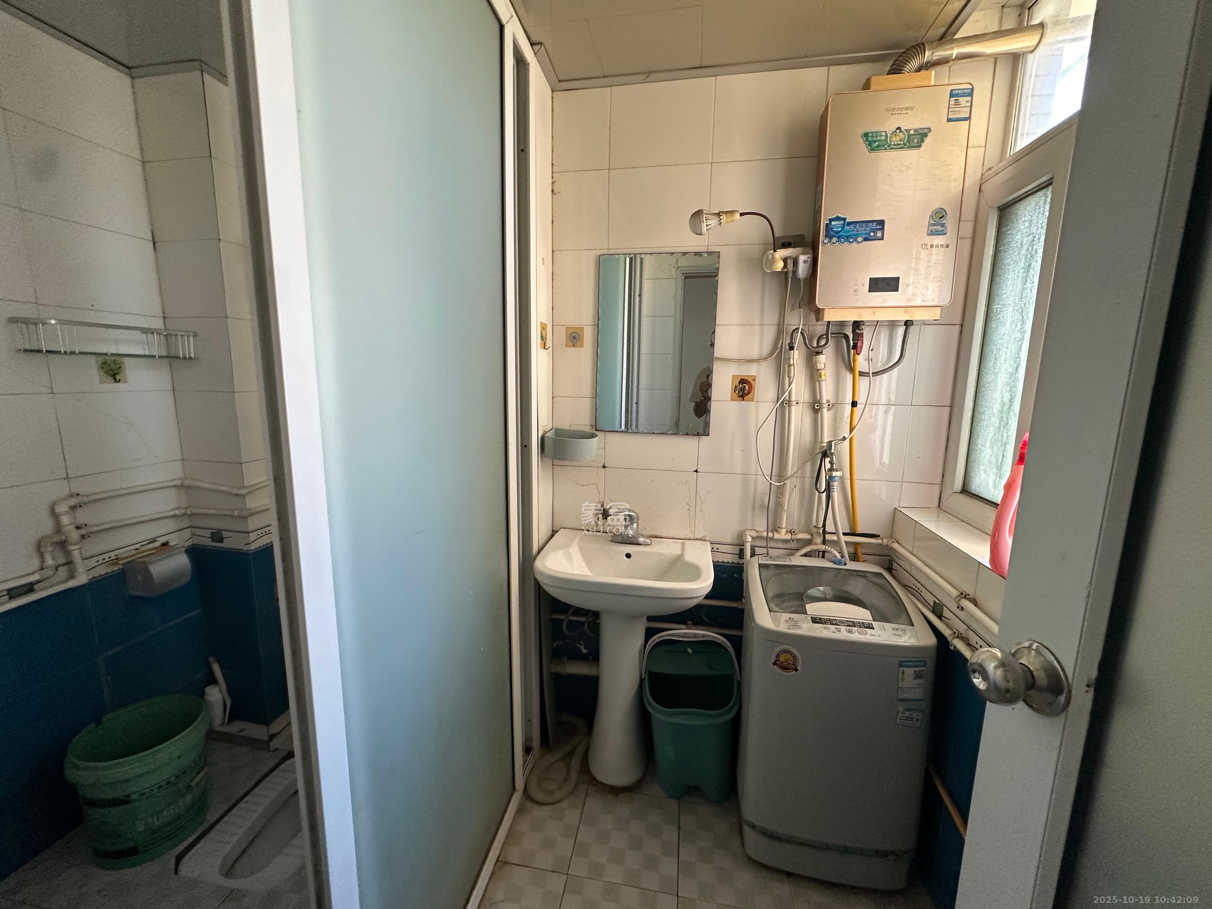 鄱阳小区  2室2厅1卫    1000.0元/月室内图