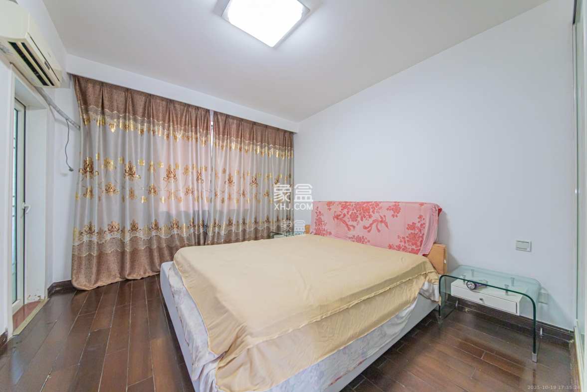 盛世康城 4室3厅3卫 1700.0元/月 盛世康城 4室3厅3卫 1700.0元/月室内图