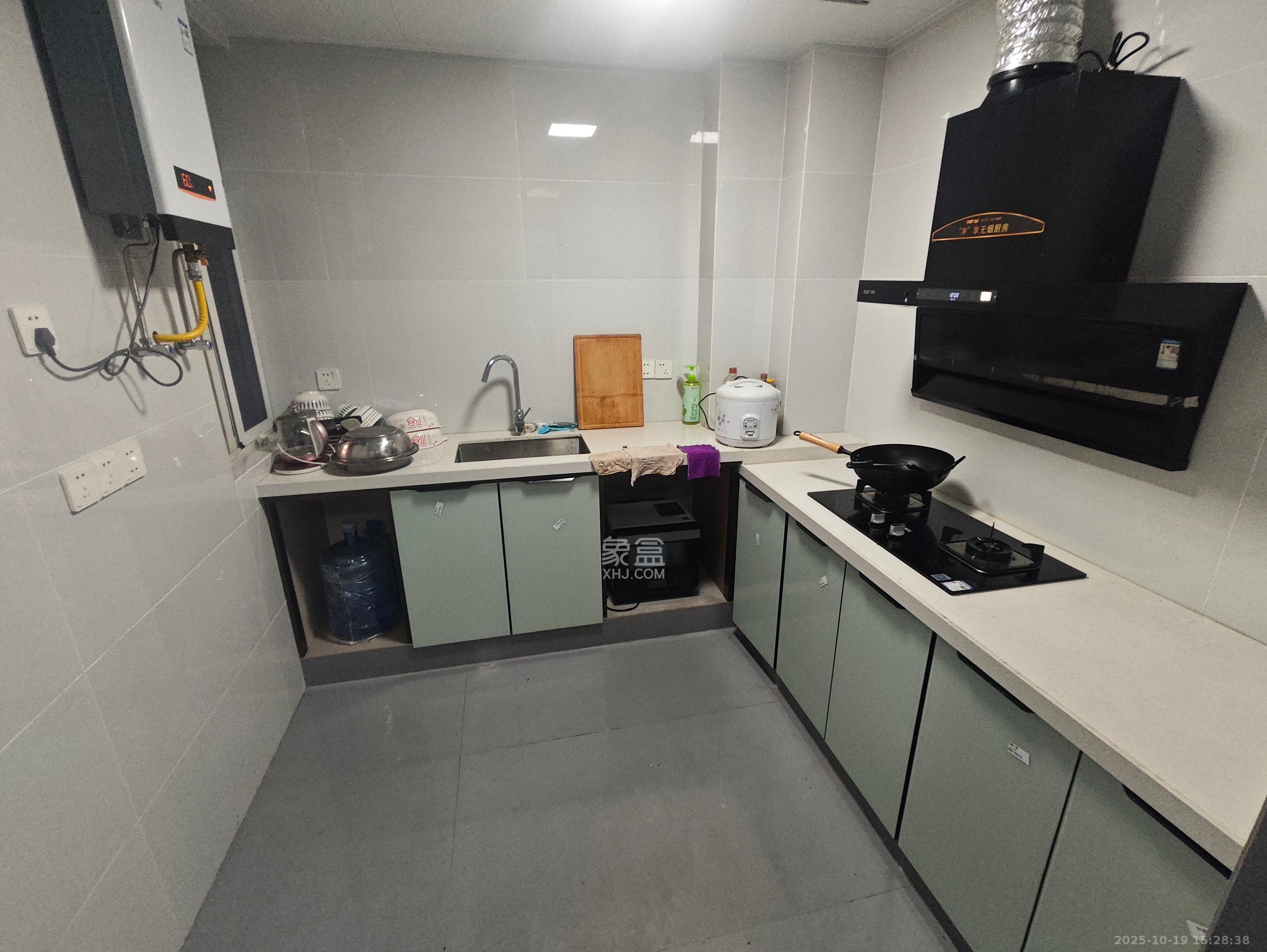 中房F联邦  1室2厅2卫    2300.0元/月 中房F联邦  1室2厅2卫    2300.0元/月室内图