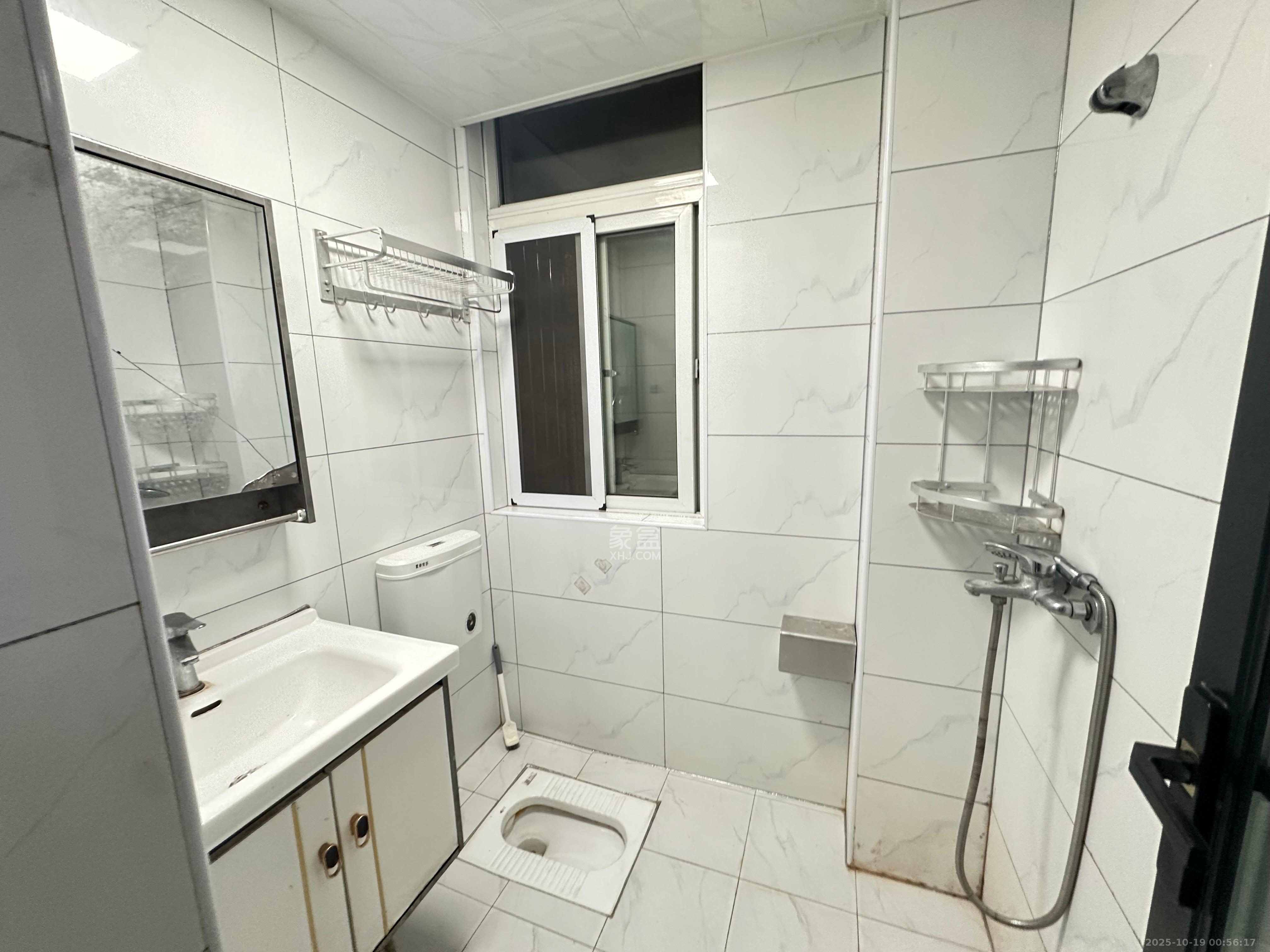 丰园城(鄱阳小区二期)  2室2厅1卫    1650.0元/月 丰园城(鄱阳小区二期)  2室2厅1卫    1650.0元/月室内图