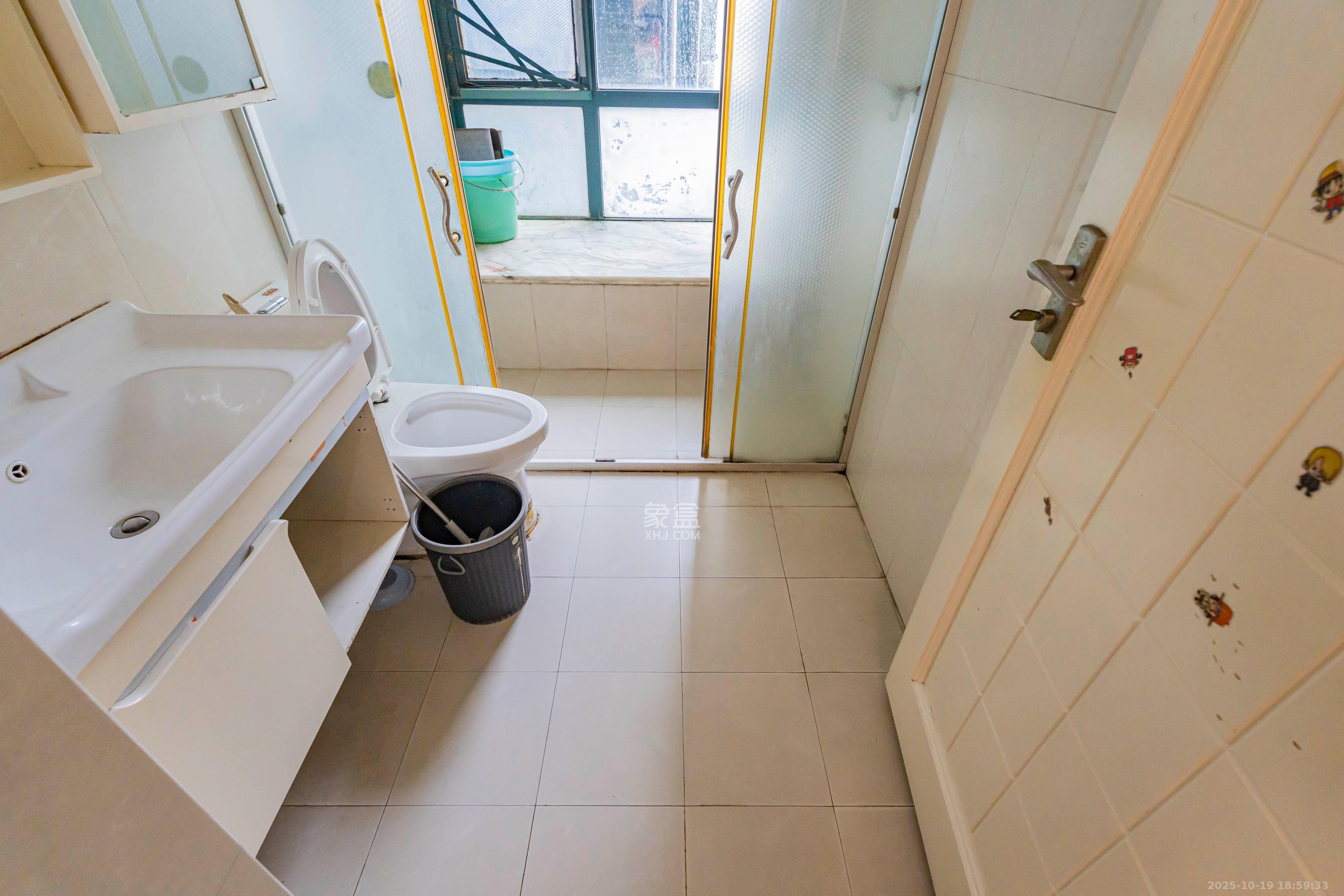 华盛新外滩  2室2厅1卫    3000.0元/月室内图