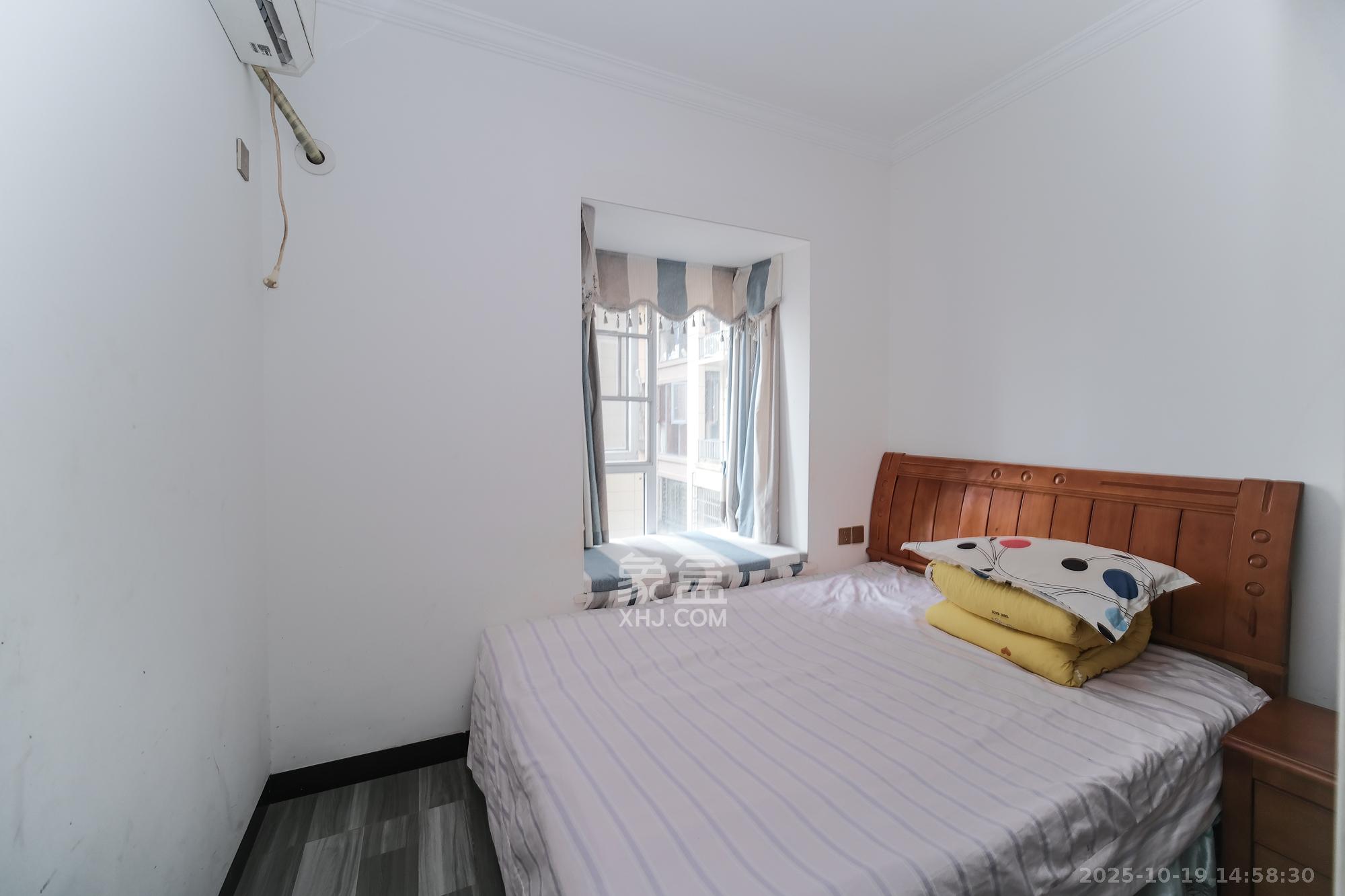 荣盛花语城  3室2厅1卫    86.0万卧室