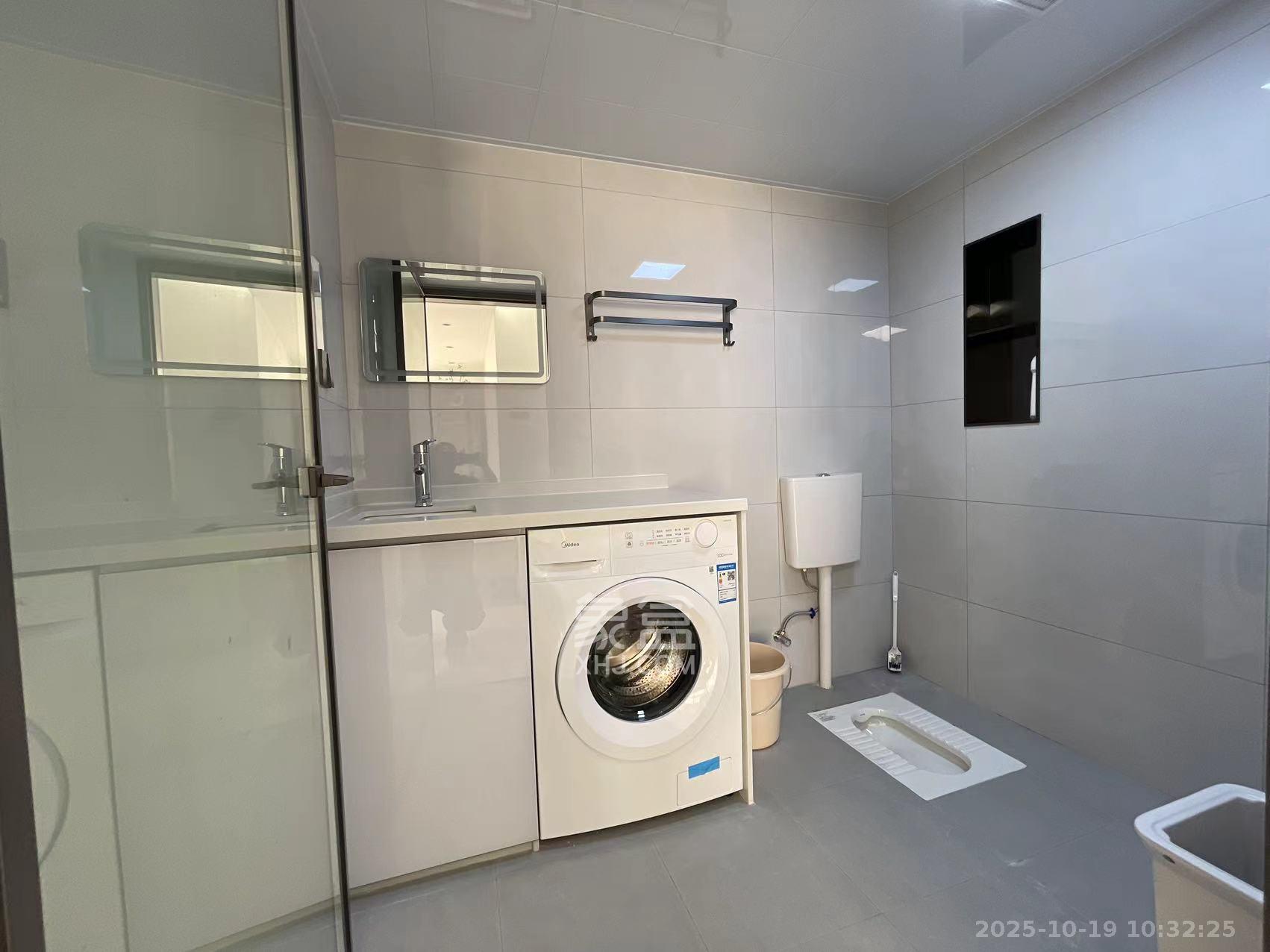 芙蓉公馆  3室2厅2卫    4200.0元/月 芙蓉公馆  3室2厅2卫    4200.0元/月室内图