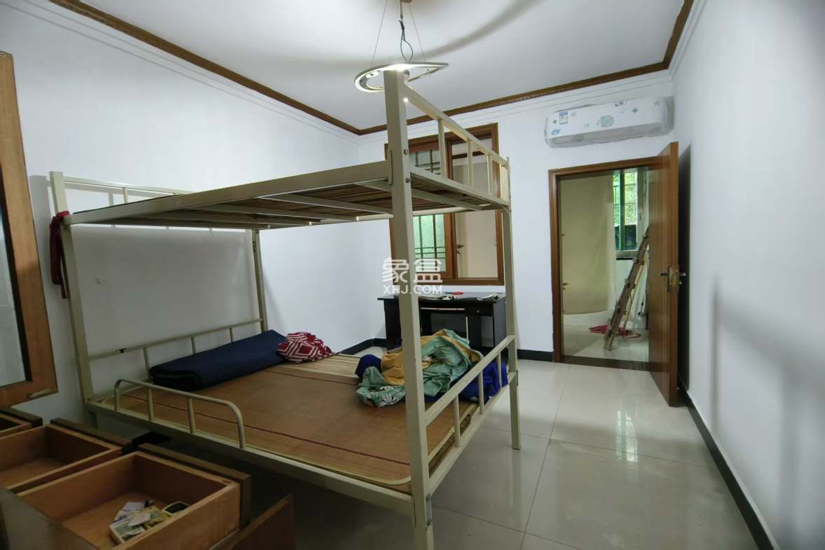 金山花园  4室2厅2卫    1500.0元/月 金山花园  4室2厅2卫    1500.0元/月室内图