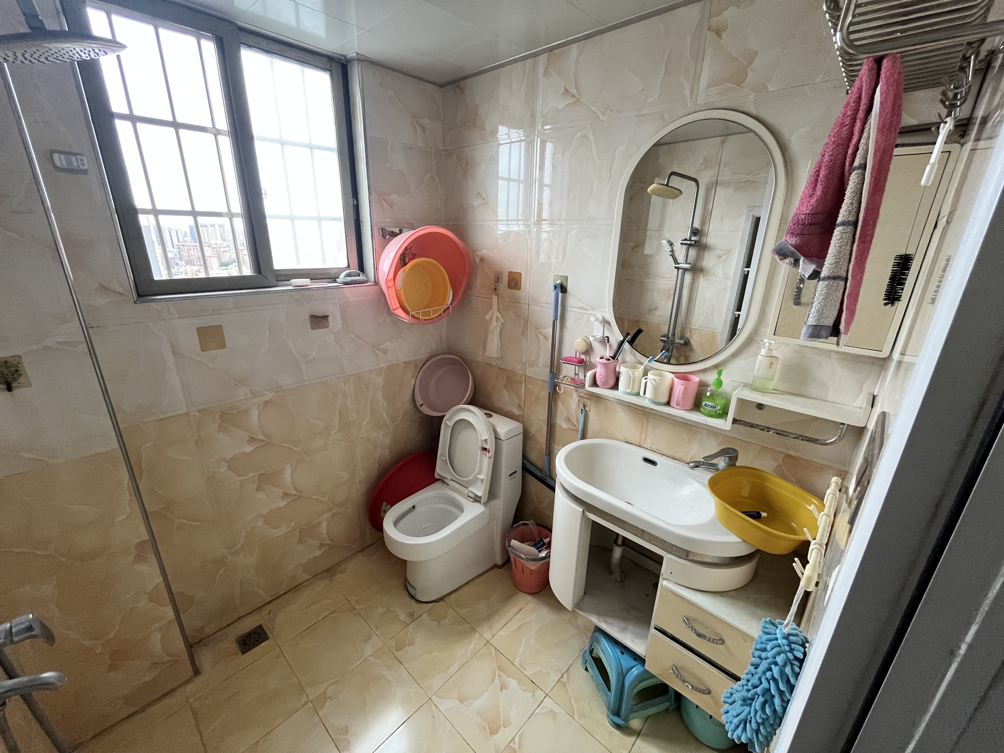 中房阳光远景  1室0厅0卫    2700.0元/月室内图