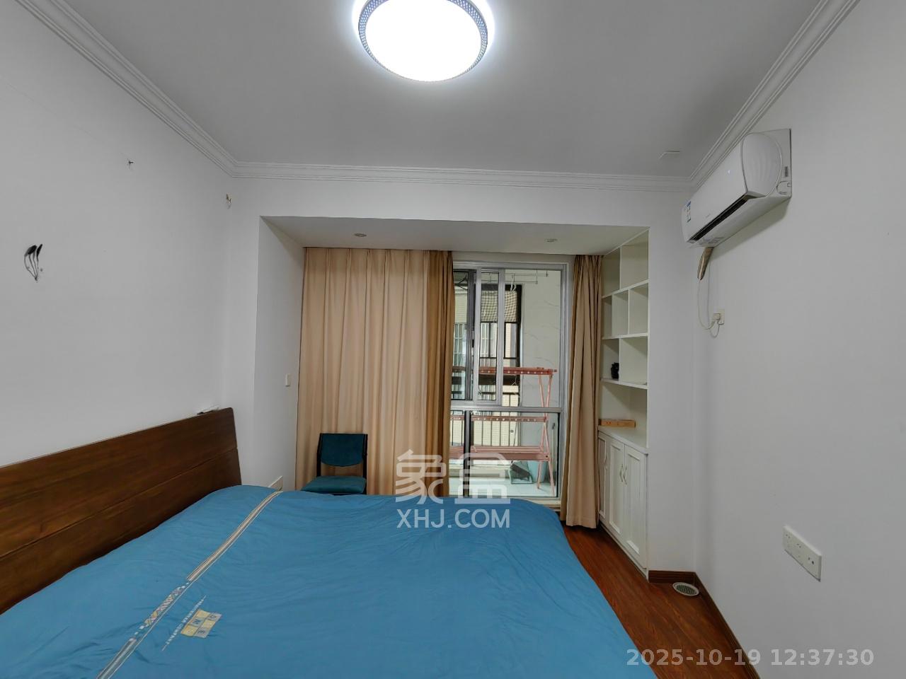 紫鑫御湖湾  4室2厅2卫    2300.0元/月室内图