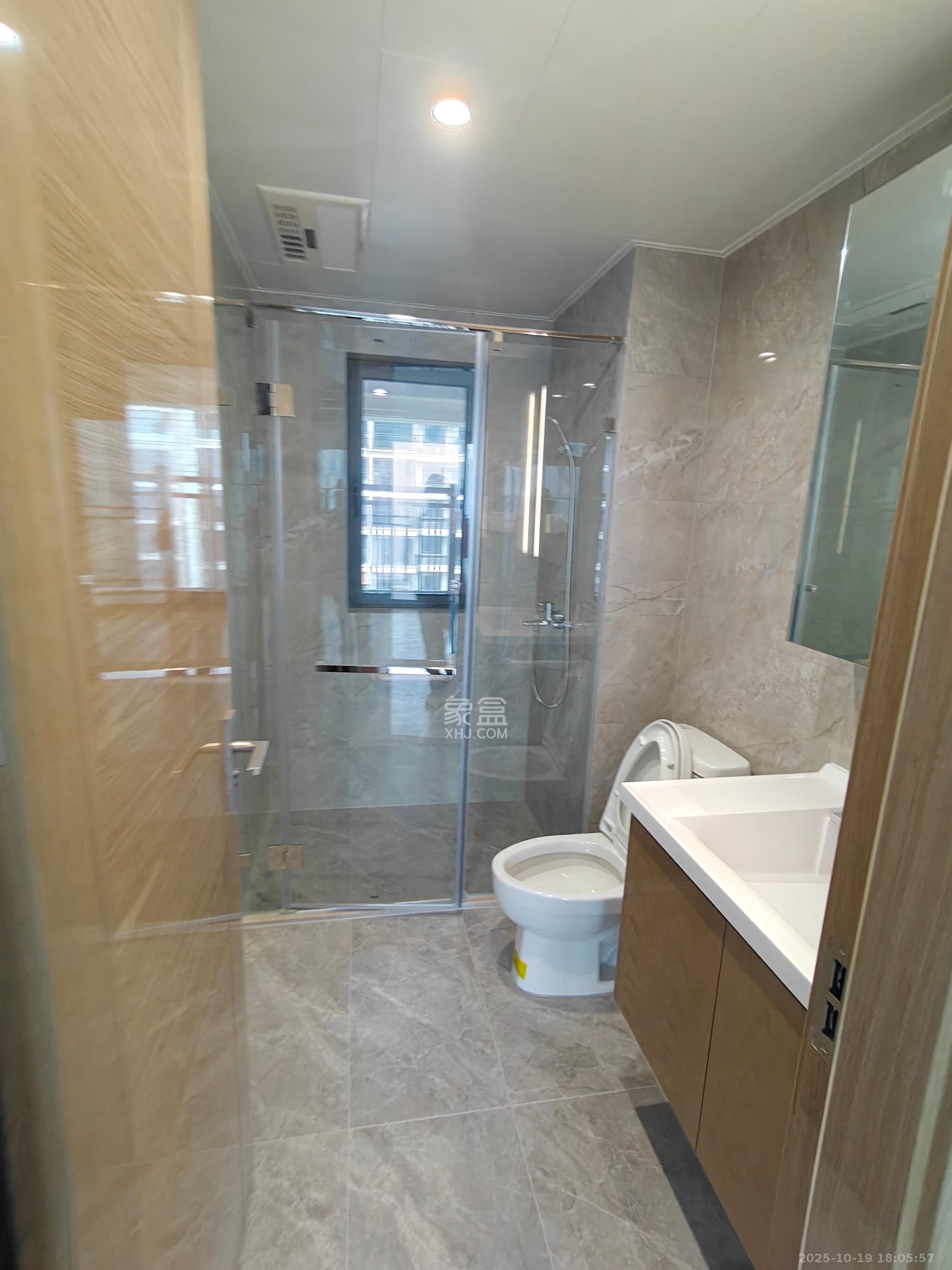 保利天汇  3室2厅2卫    3000.0元/月室内图