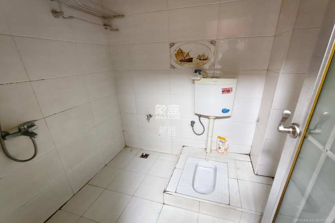 融圣国际  1室1厅1卫    1600.0元/月 融圣国际  1室1厅1卫    1600.0元/月室内图