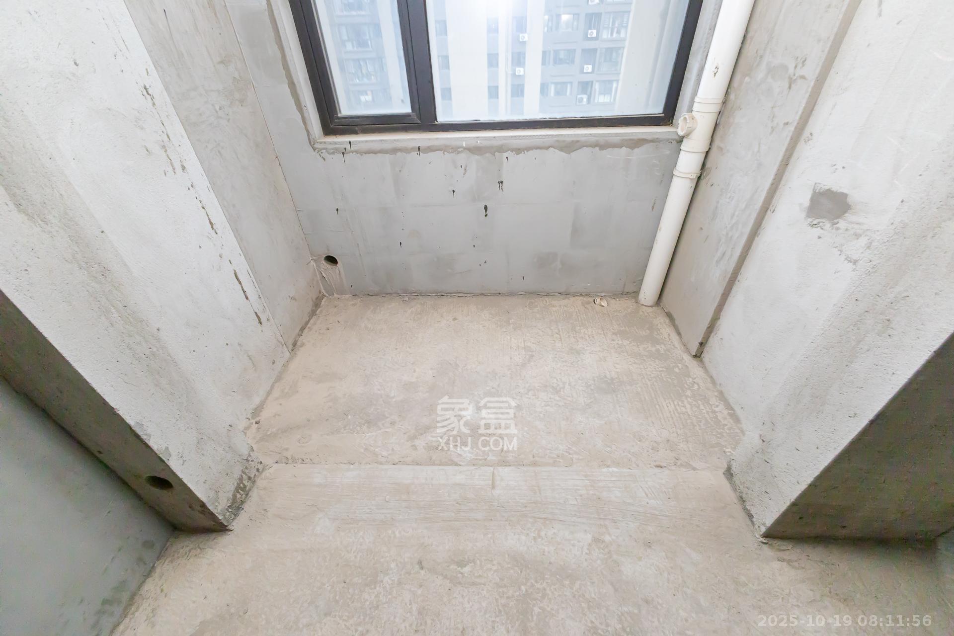 勤诚达境界城  3室2厅1卫    65.0万 勤诚达境界城  3室2厅1卫    65.0万阳台