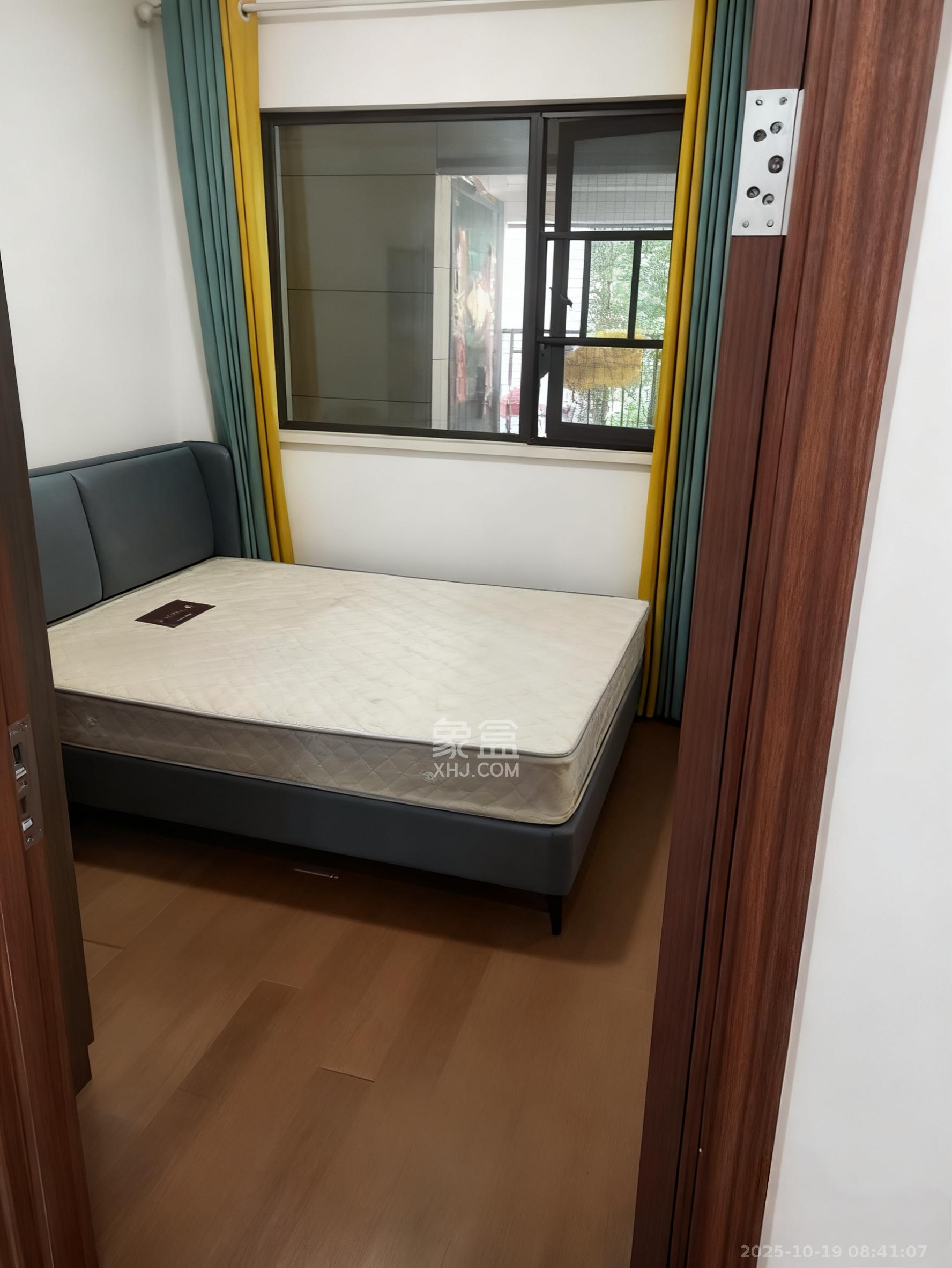 阳光城尚东湾蓝莓苑  3室2厅2卫    2400.0元/月 阳光城尚东湾蓝莓苑  3室2厅2卫    2400.0元/月室内图