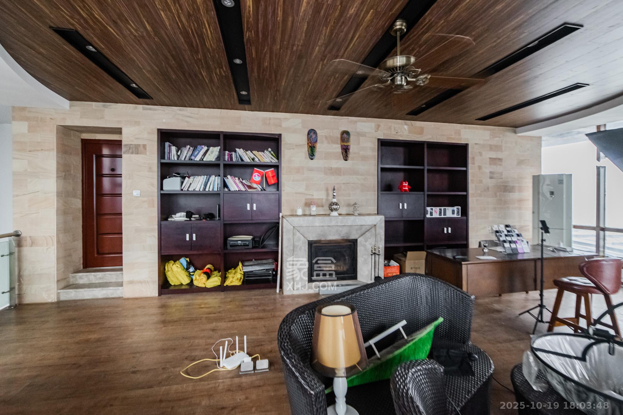 湘江世纪城湘江豪庭  4室2厅1卫    328.0万阳台