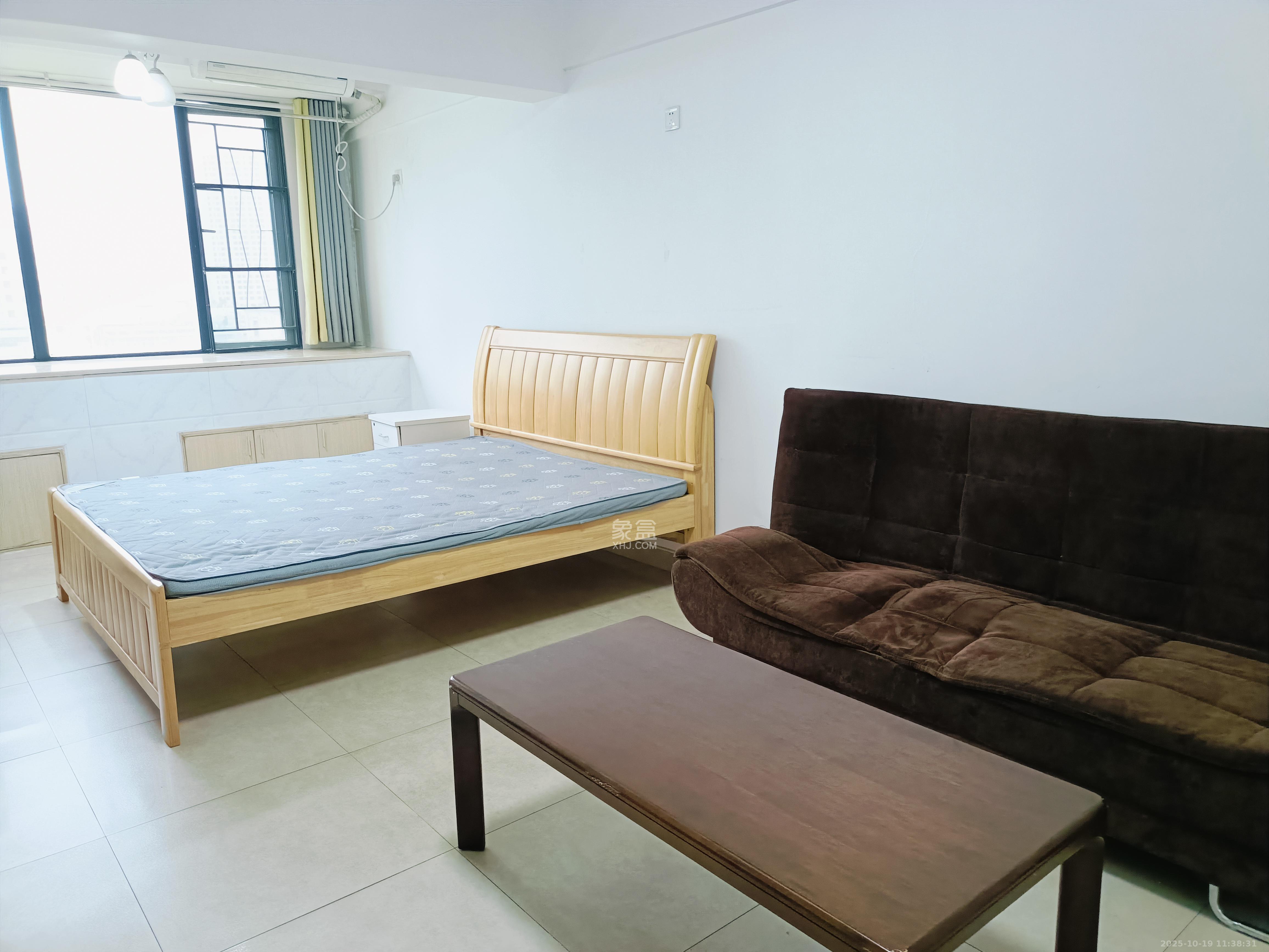 观园国际公寓  1室1厅1卫    1400.0元/月 观园国际公寓  1室1厅1卫    1400.0元/月