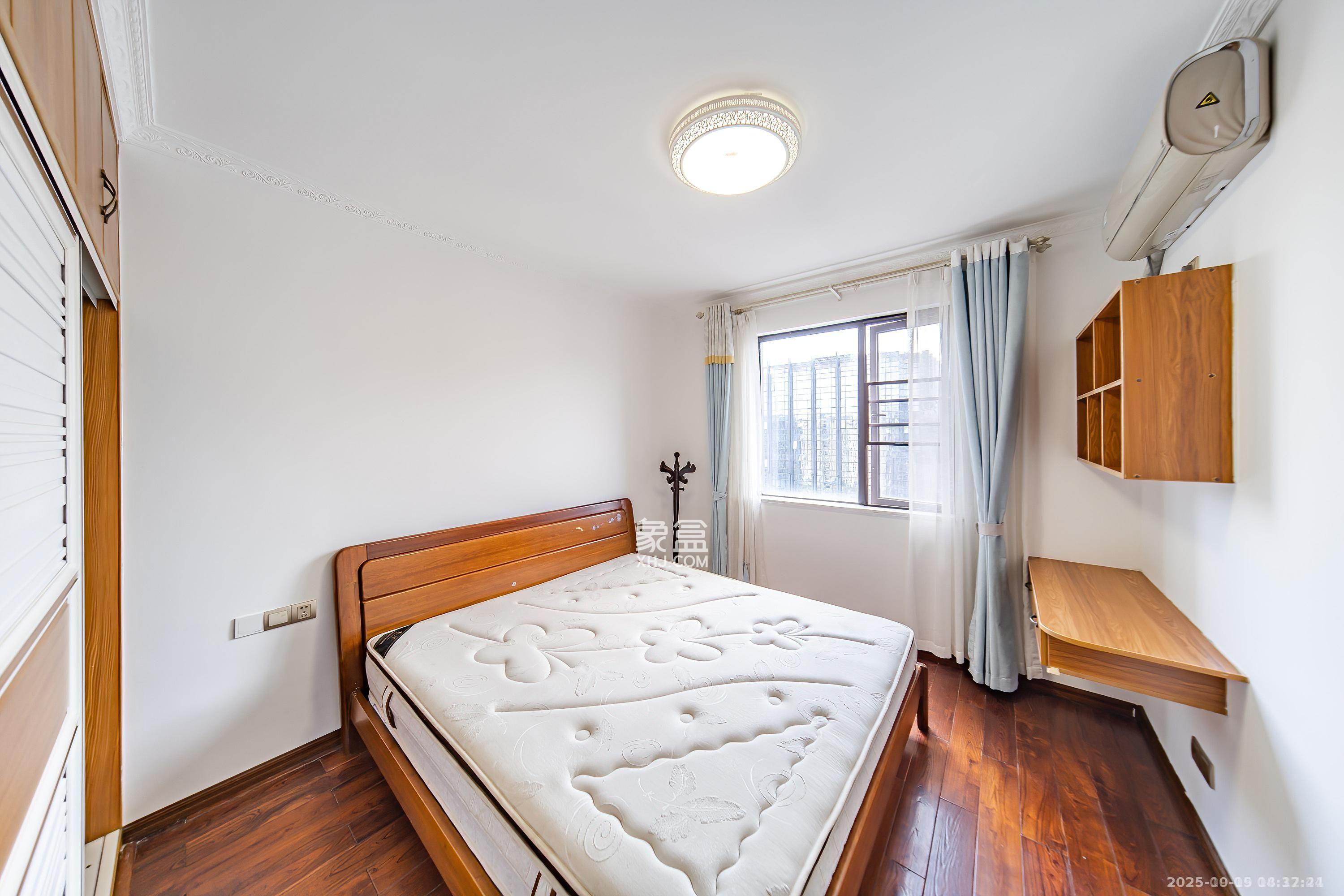 奥克斯滨仕花园(奥克斯洋湖广场/奥克斯中心) 3室2厅1卫 2800.0元/月 奥克斯滨仕花园(奥克斯洋湖广场/奥克斯中心) 3室2厅1卫 2800.0元/月室内图