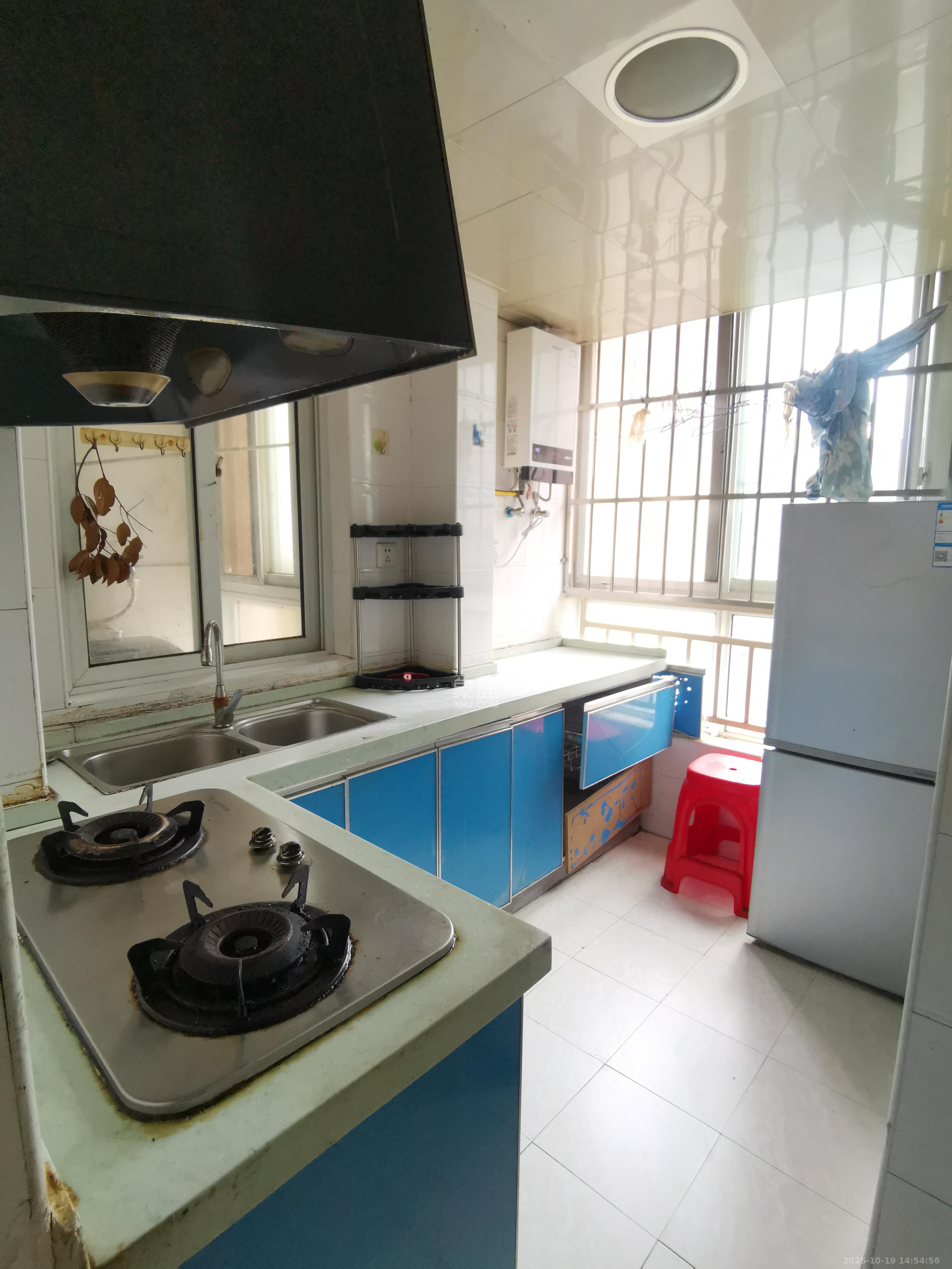 汇都公寓  1室1厅1卫    1500.0元/月室内图