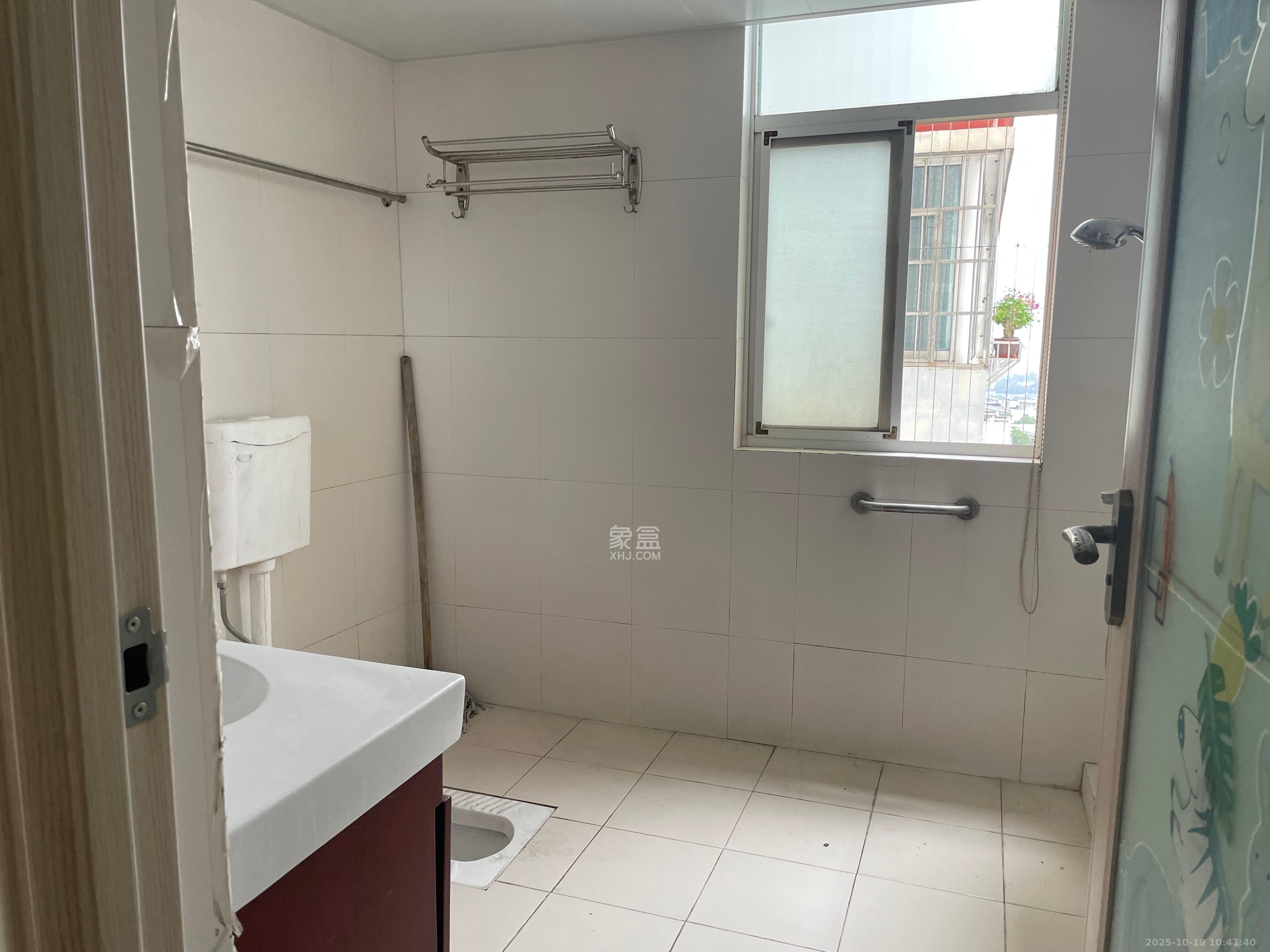 桔香鑫城  3室2厅1卫    2000.0元/月室内图