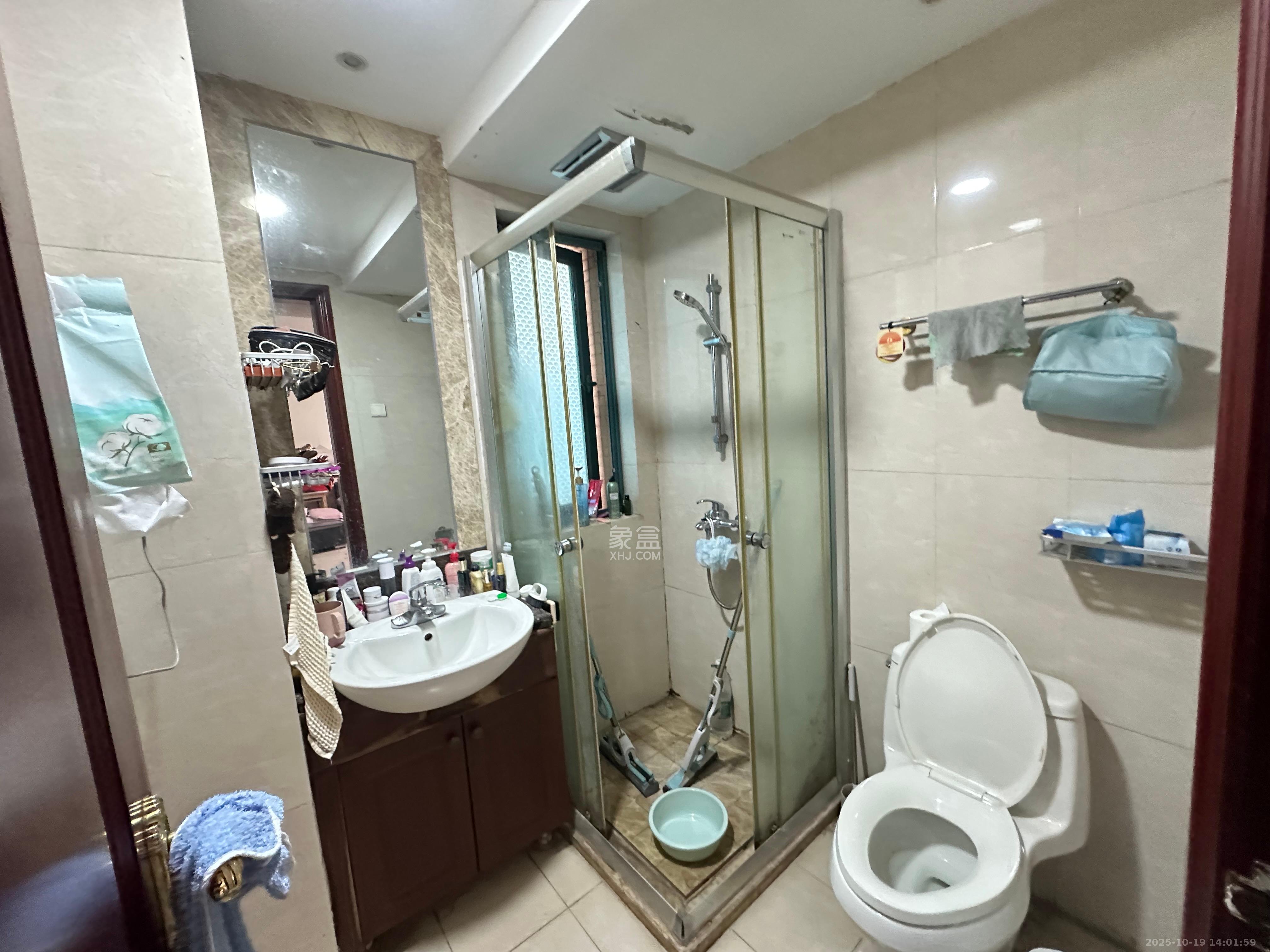 恒大雅苑 2室2厅1卫 2400.0元/月 恒大雅苑 2室2厅1卫 2400.0元/月室内图