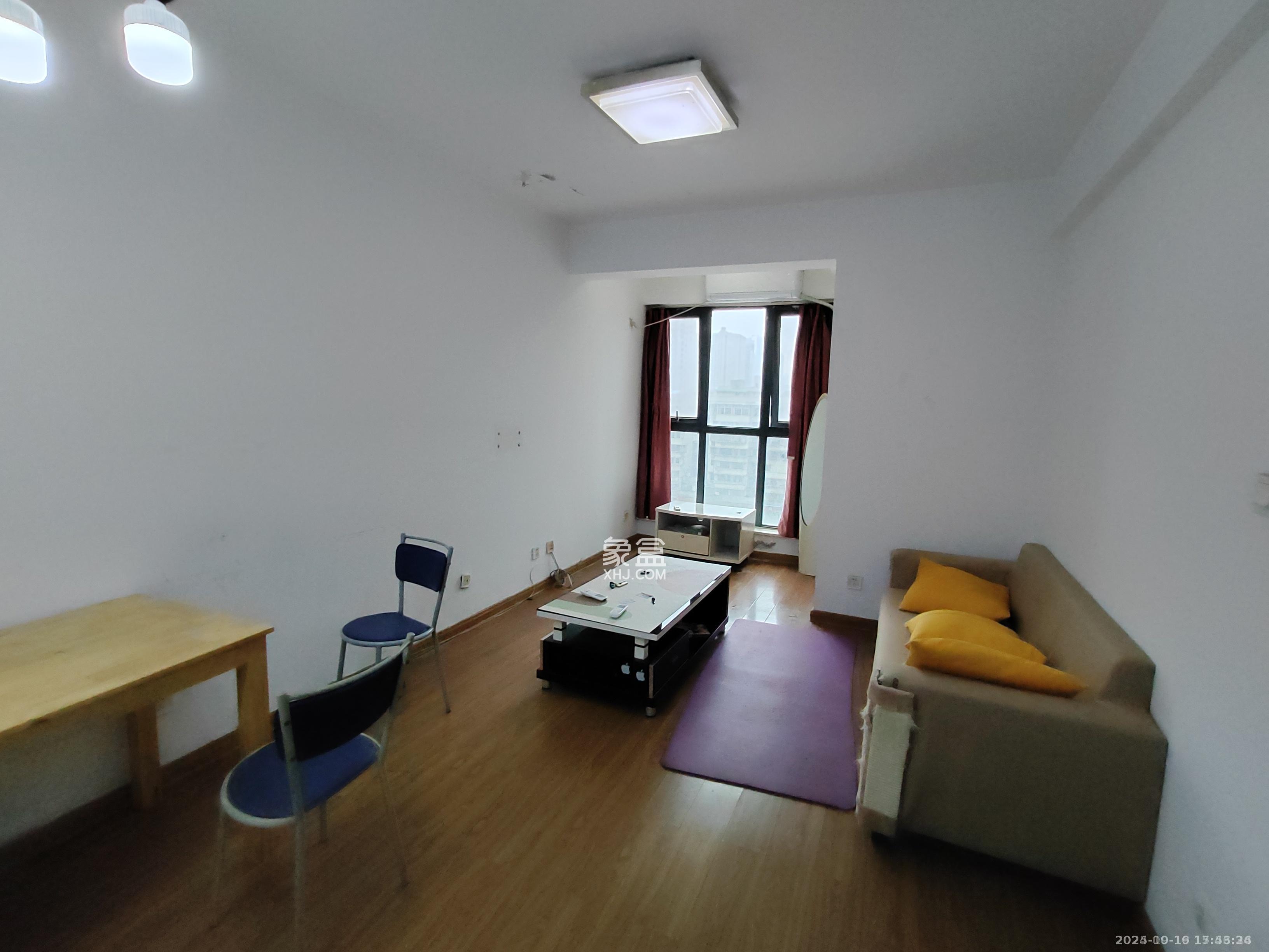 中天广场  1室1厅1卫    1800.0元/月 中天广场  1室1厅1卫    1800.0元/月室内图