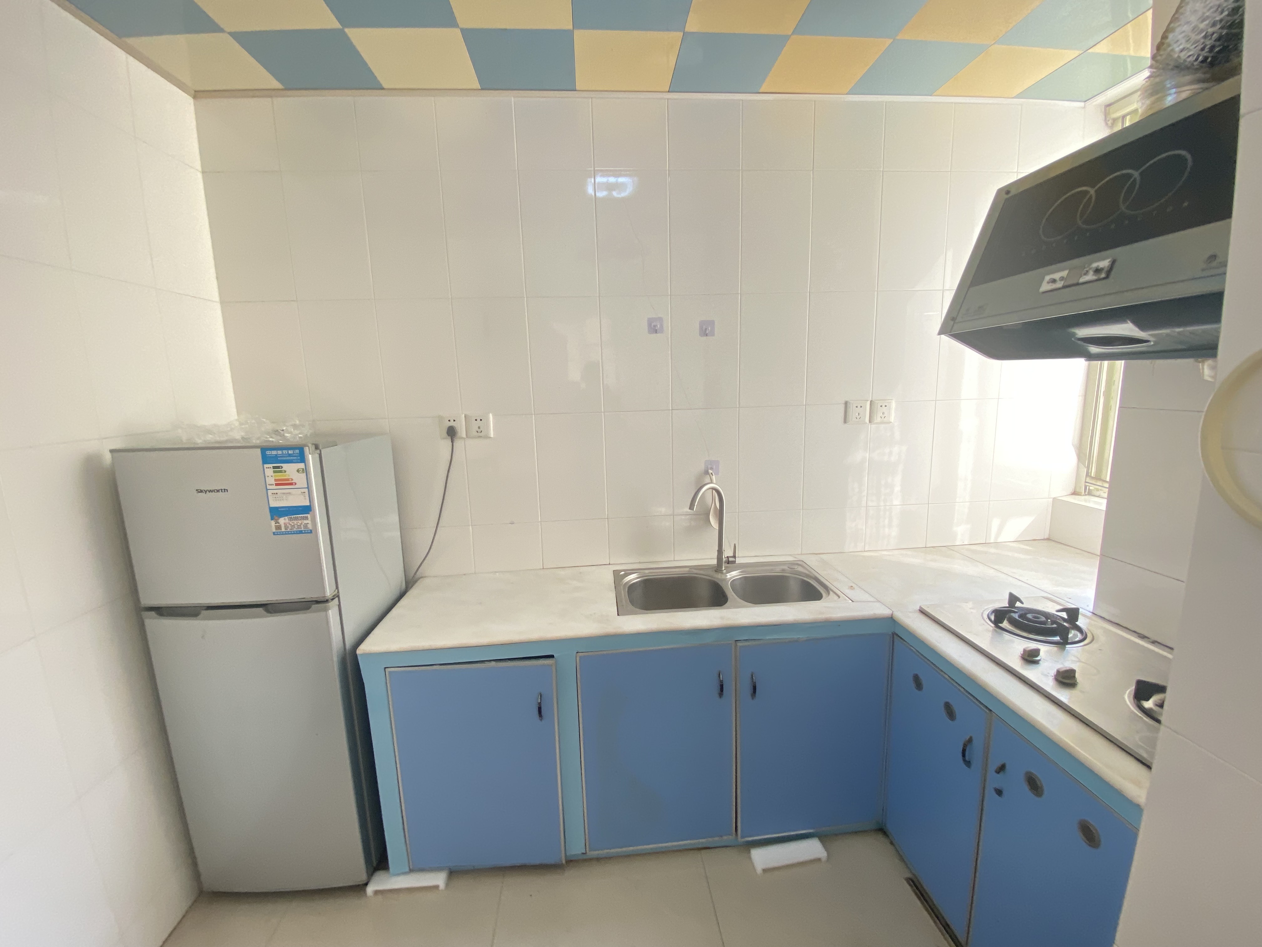 蔚兰天成  1室1厅1卫    2000.0元/月