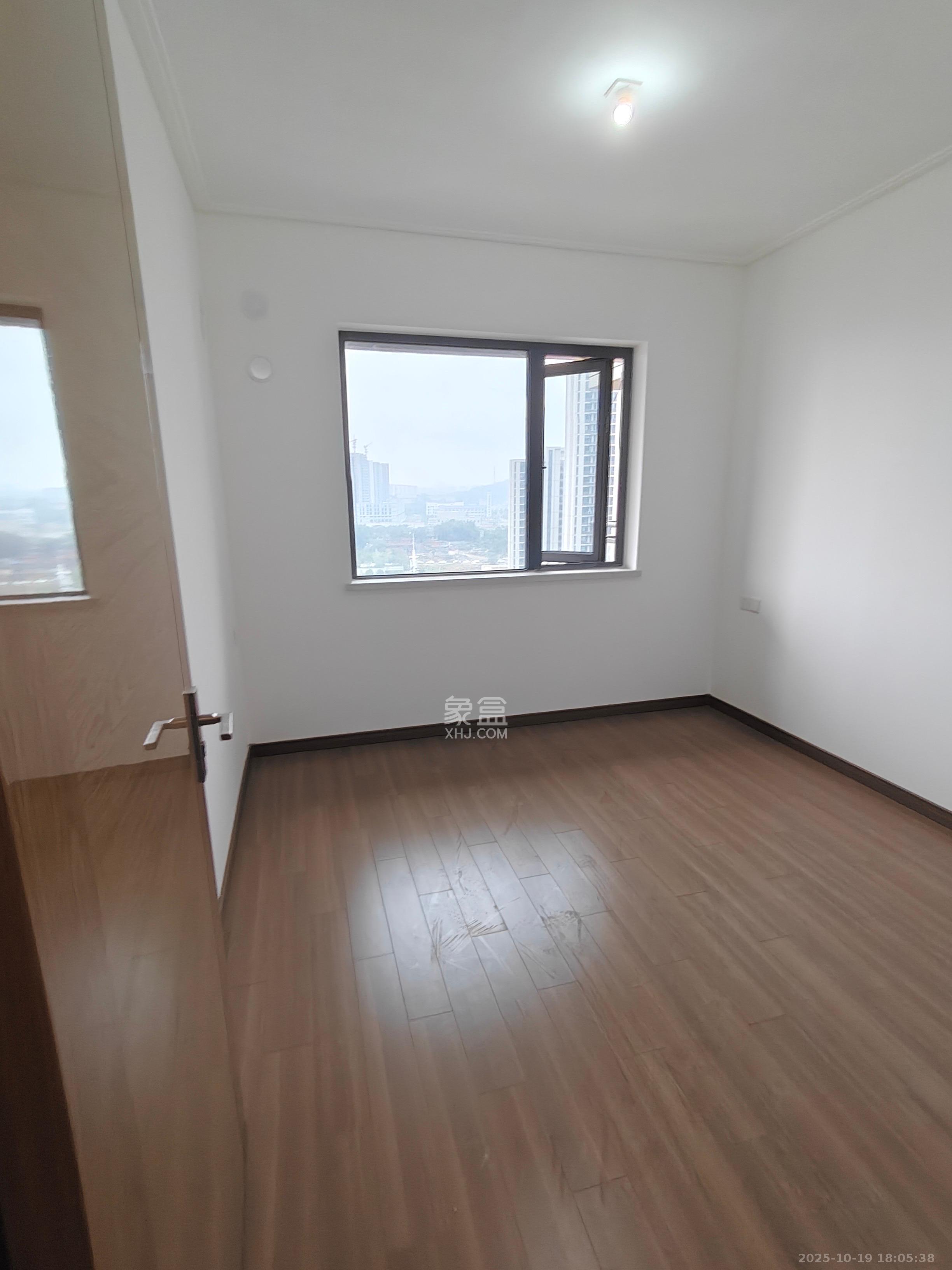 保利天汇  3室2厅2卫    3000.0元/月室内图