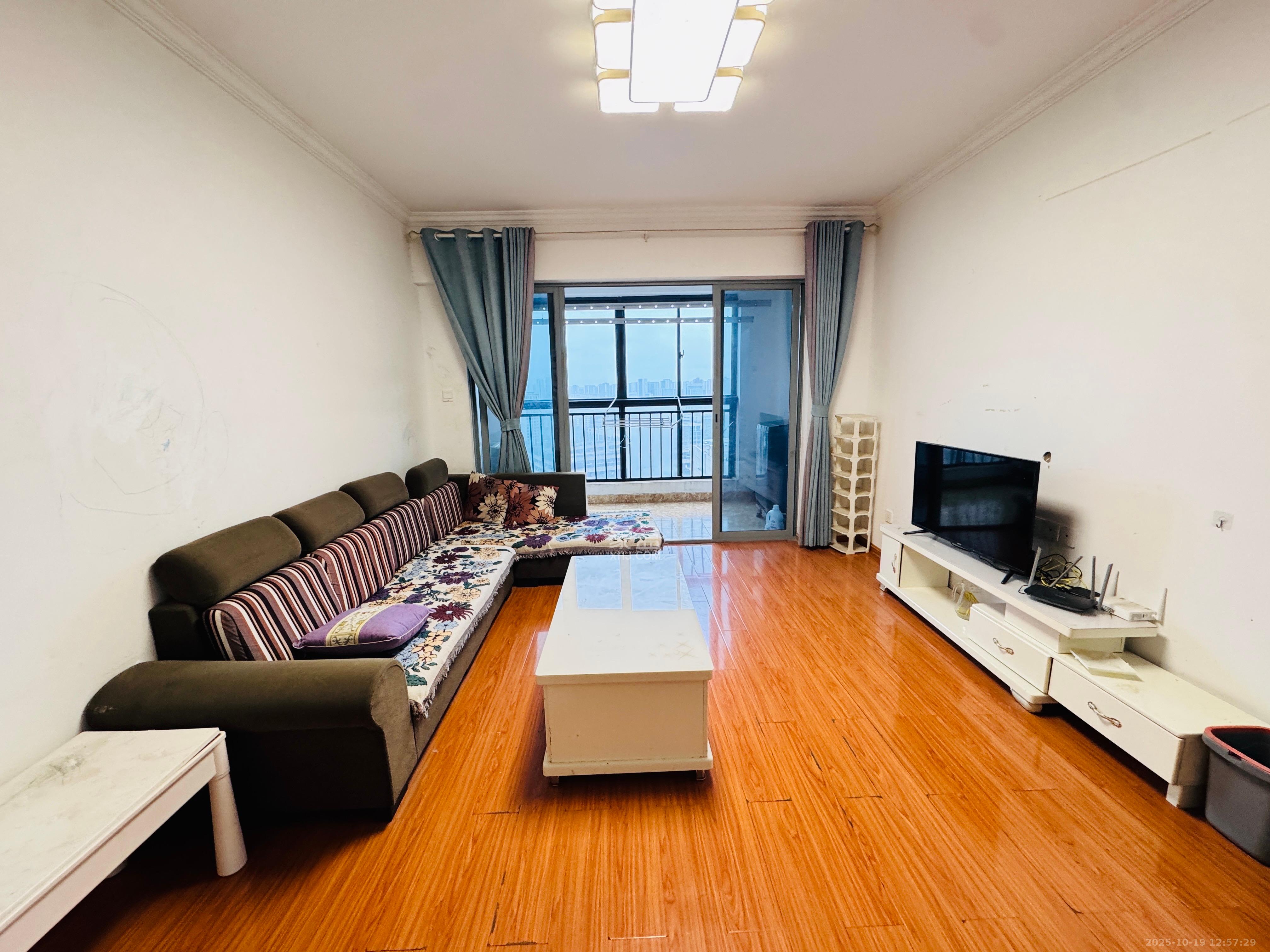 潇湘奥林匹克花园  3室2厅1卫    2280.0元/月 潇湘奥林匹克花园  3室2厅1卫    2280.0元/月