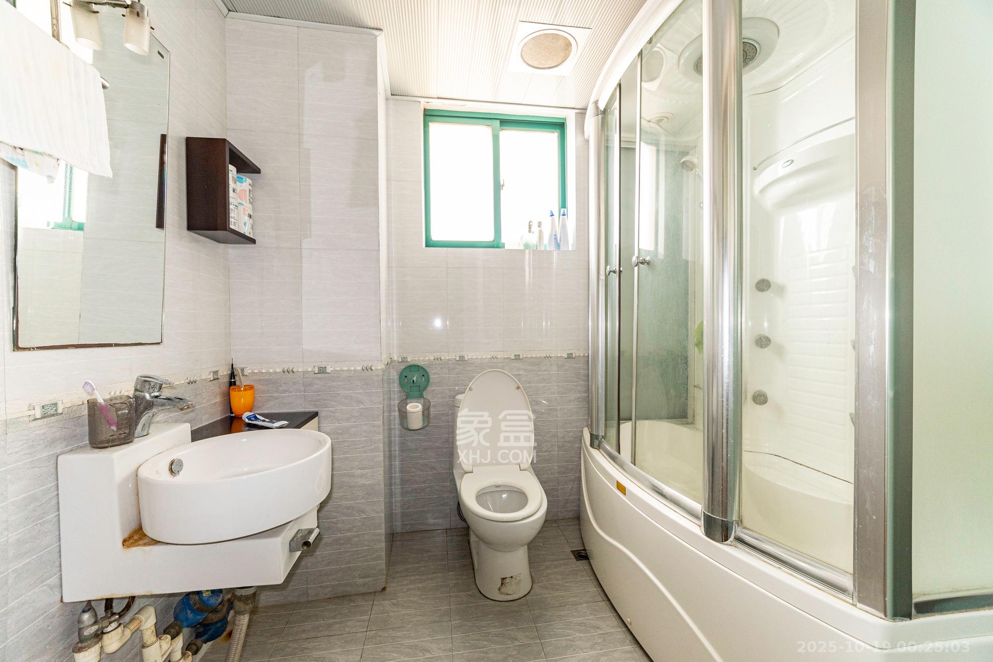 明城公寓 4室2厅2卫 89.8万 明城公寓 4室2厅2卫 89.8万卫生间