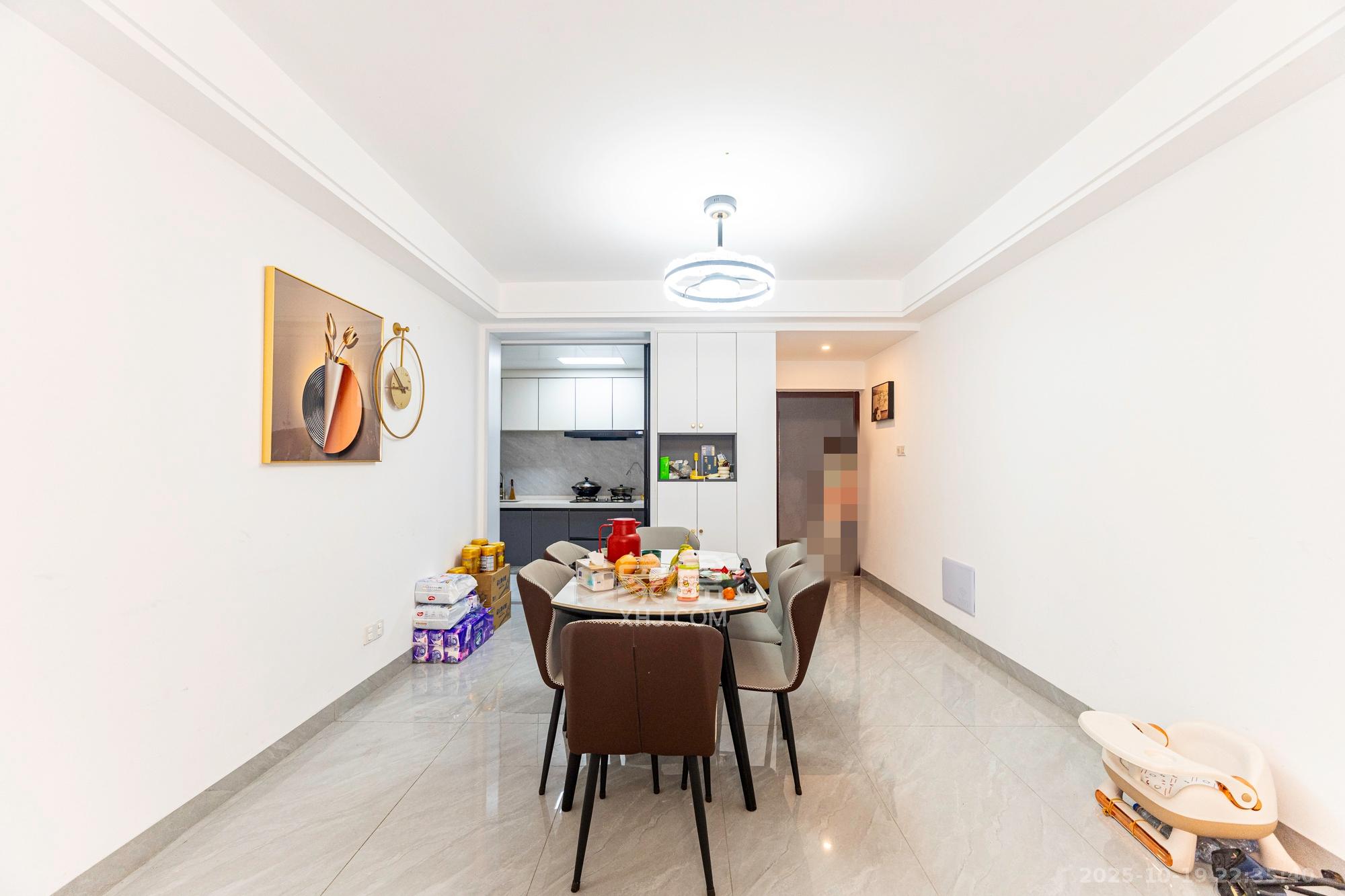 盛地东方芯府 3室1厅2卫 80.0万 盛地东方芯府 3室1厅2卫 80.0万客厅